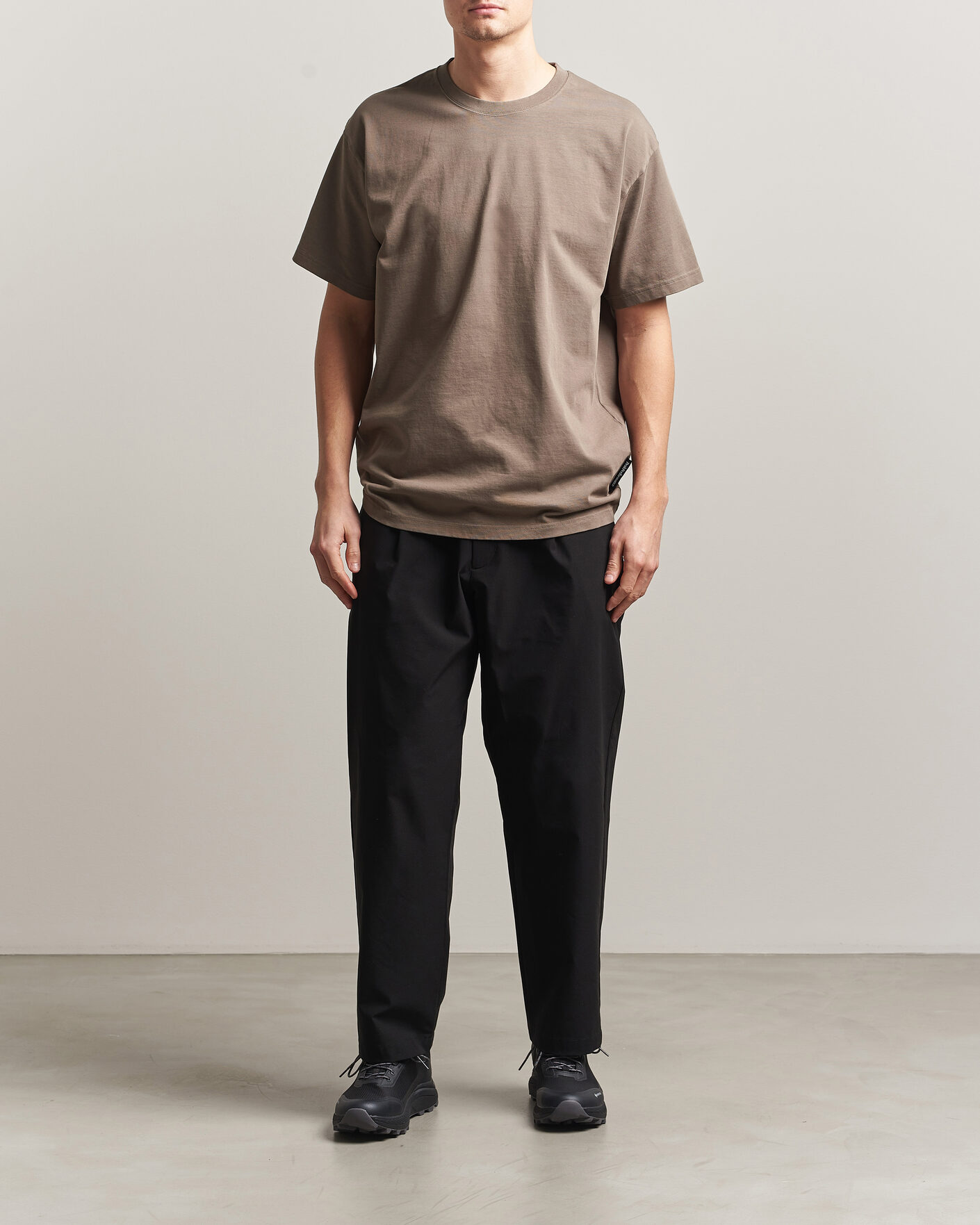 Uomini | T-shirt | Peak Performance | Heavy Cotton T-Shirt Terrian Tan