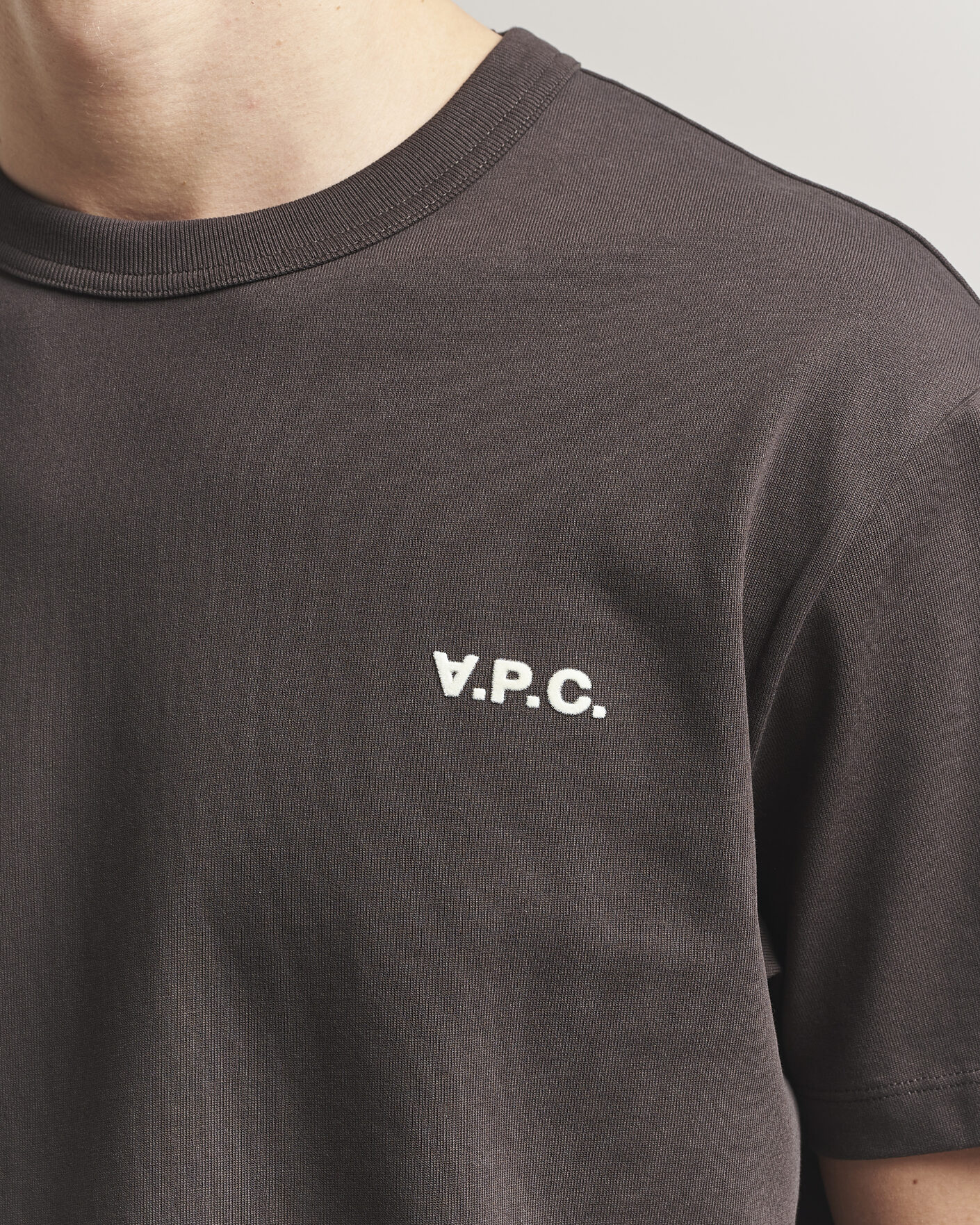 Uomini | T-shirt | A.P.C. | Boxy Fit Petit VPC T-Shirt Ecru Brown