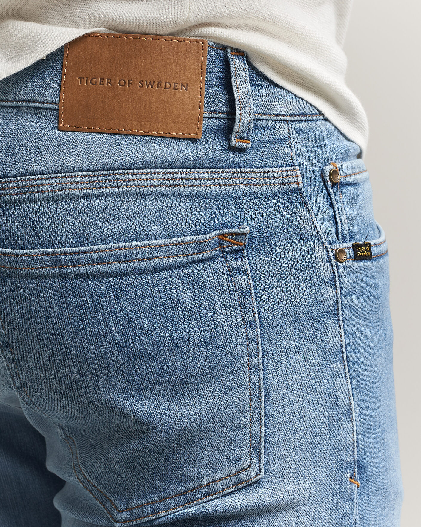 Uomini | Pantaloni | Tiger of Sweden | Evolve Jeans Light Blue