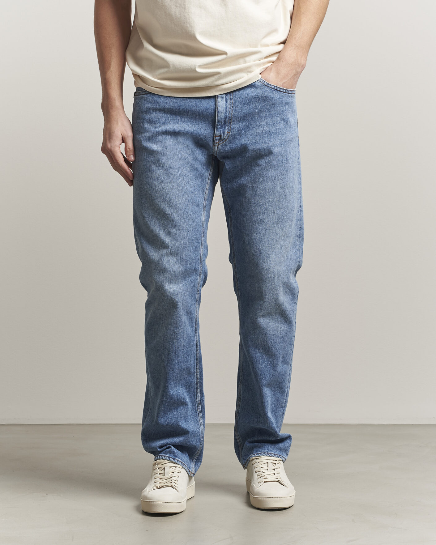 Uomini | Jeans | Tiger of Sweden | Des Jeans Light Blue