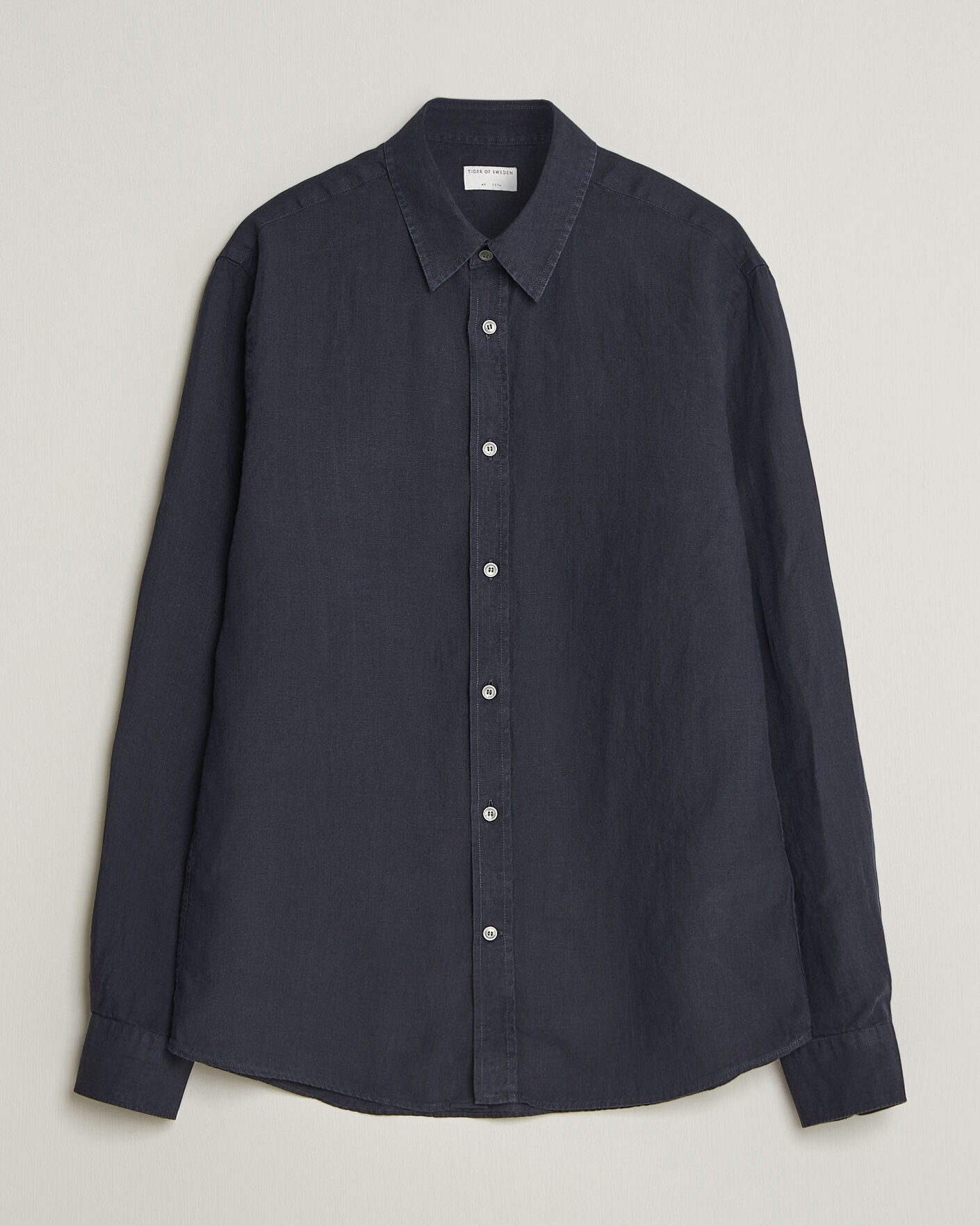 Uomini | Camicie | Tiger of Sweden | Spenser Linen Shirt Midnight Blue