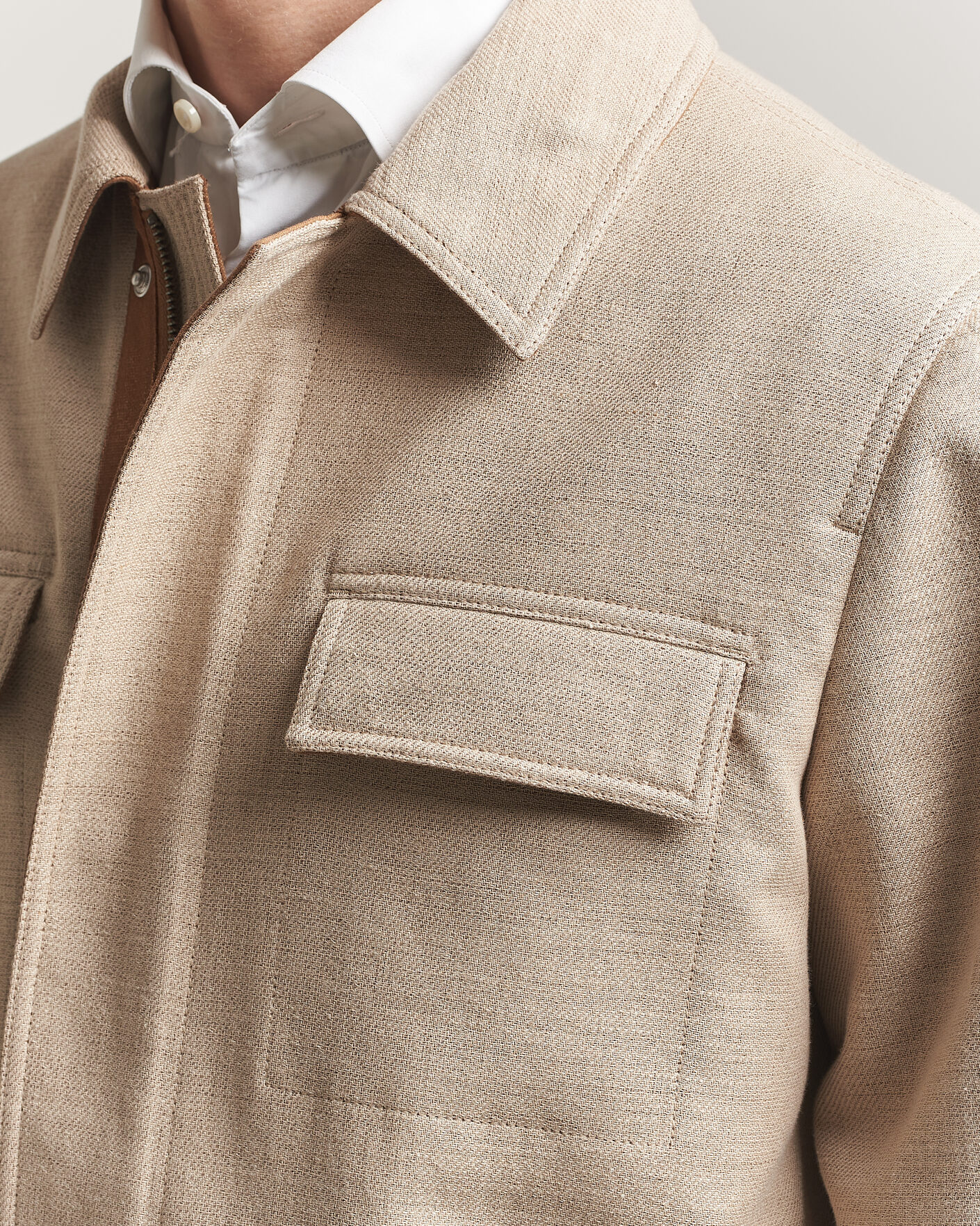 Uomini | Giacche | Tiger of Sweden | Sandser Cotton/Linen Field Jacket Soft Latte
