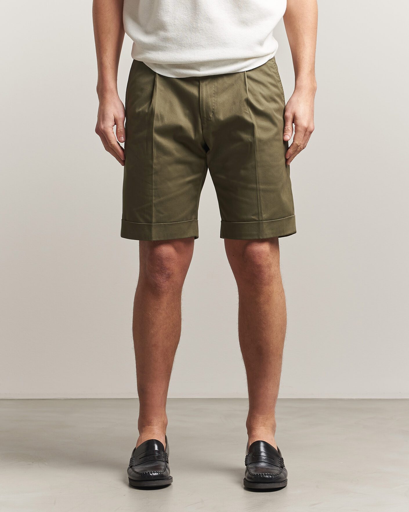 Uomini | Pantaloncini | Tiger of Sweden | Tenut Cotton Chino Shorts Kalamata Green