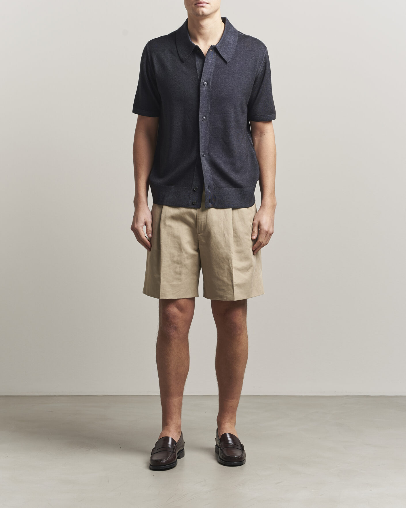 Uomini | Camicie | Tiger of Sweden | Araawen Merino Knitted Short Sleeve Shirt Light Ink