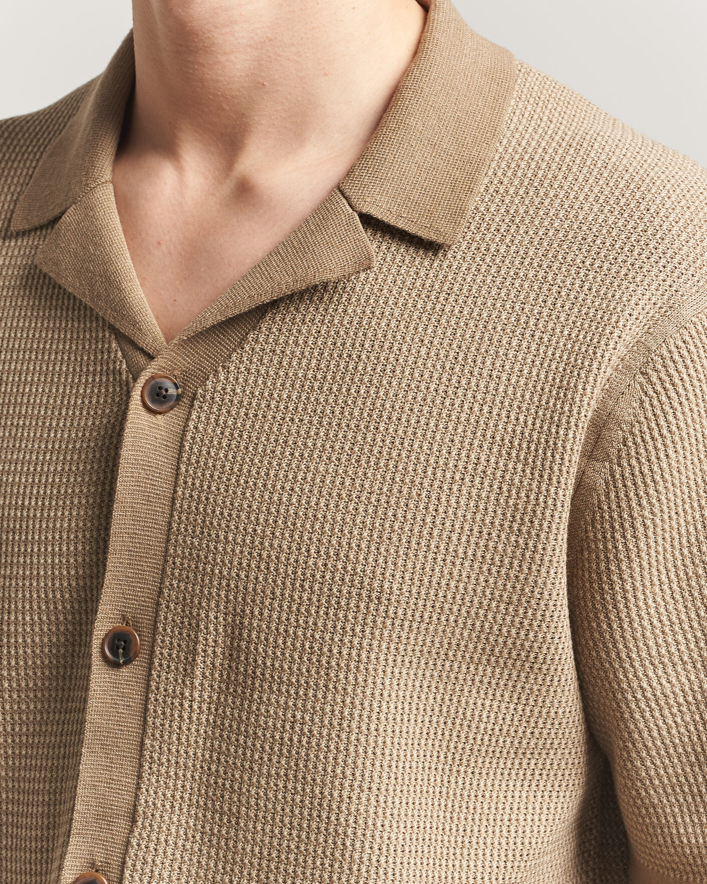 Uomini | Camicie | Tiger of Sweden | River Knitted Short Sleeve Shirt Umber Brown