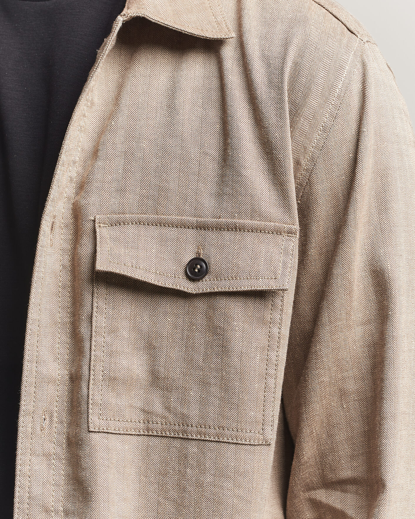Uomini | Camicie | Tiger of Sweden | Bishop Linen Overshirt Vintage Beige