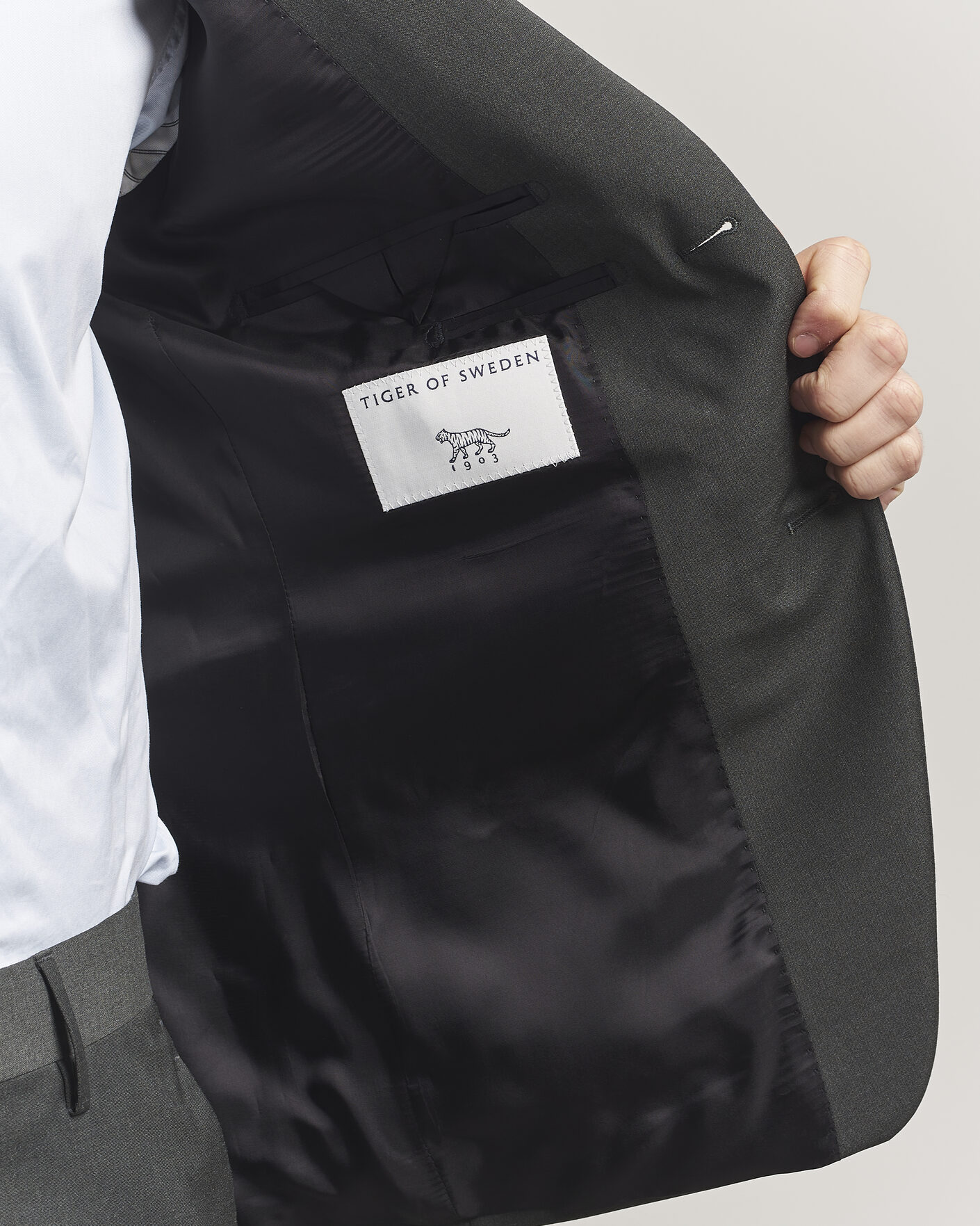 Uomini | Blazers | Tiger of Sweden | Jamie Wool Travel Suit Blazer Olive Extreme