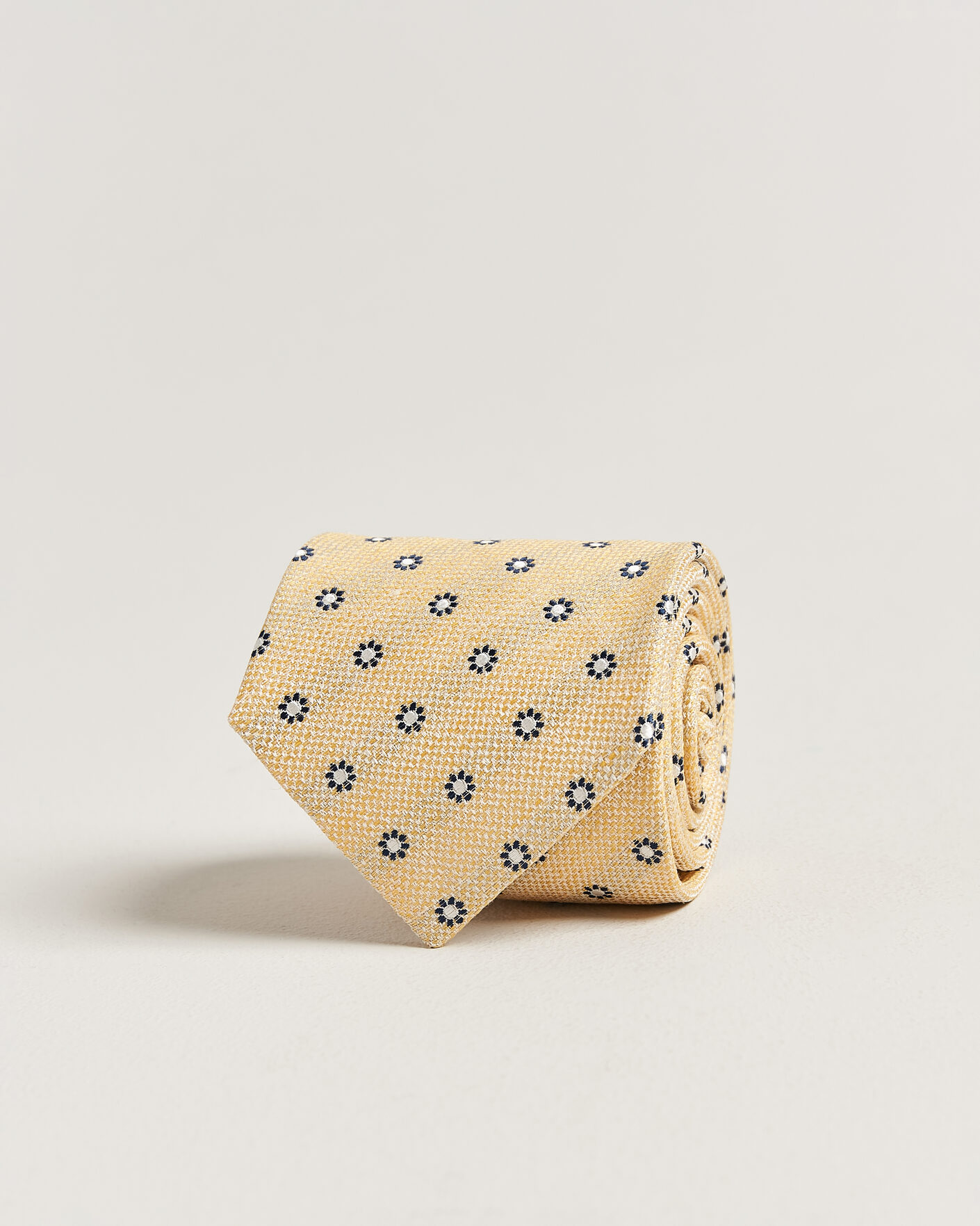 Uomini | Cravatte | Amanda Christensen | Silk/Linen 8cm Flower Tie Yellow