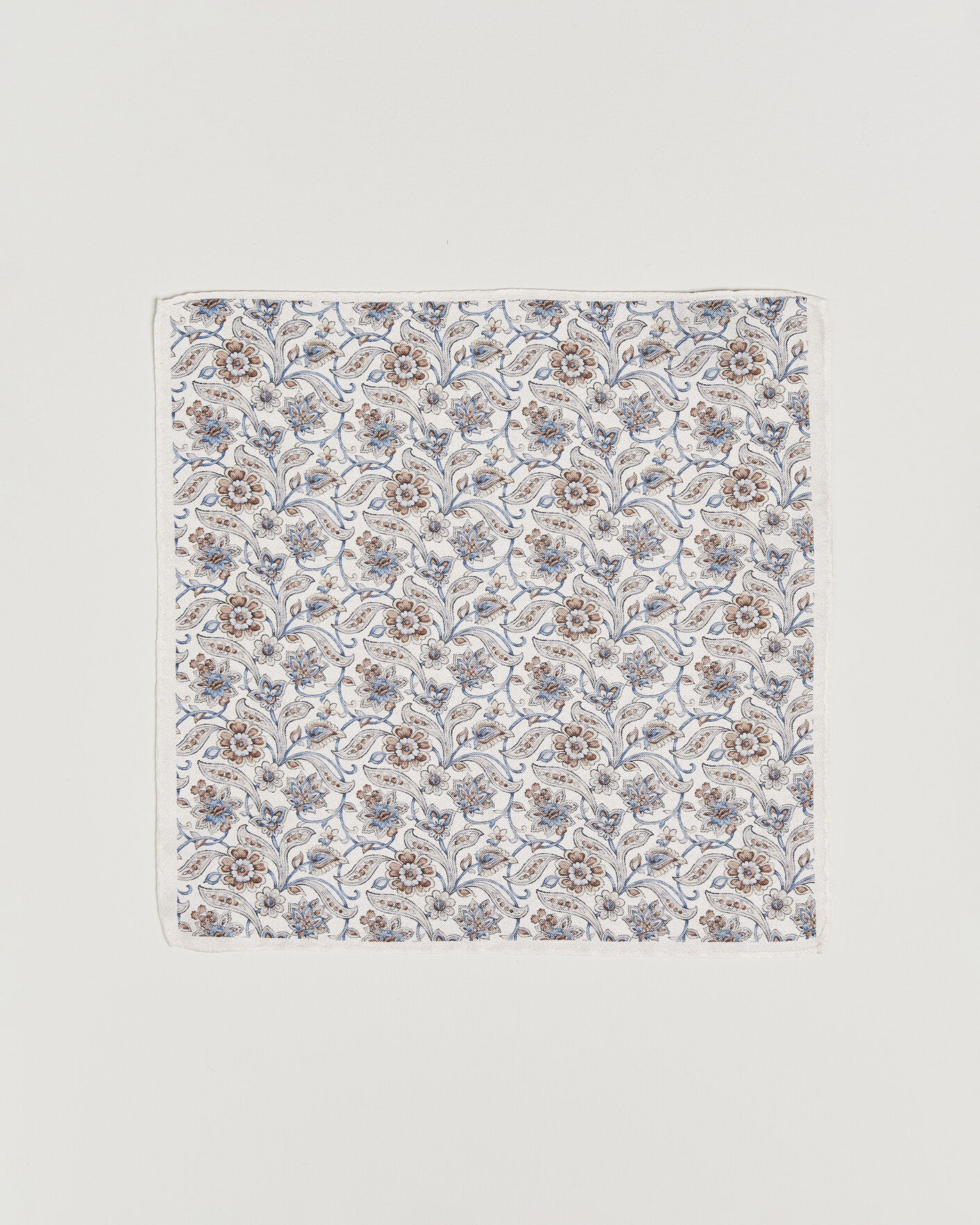 Uomini | Fazzoletti da taschino | Amanda Christensen | Silk Oxford Large Flower Pocket Square Cream