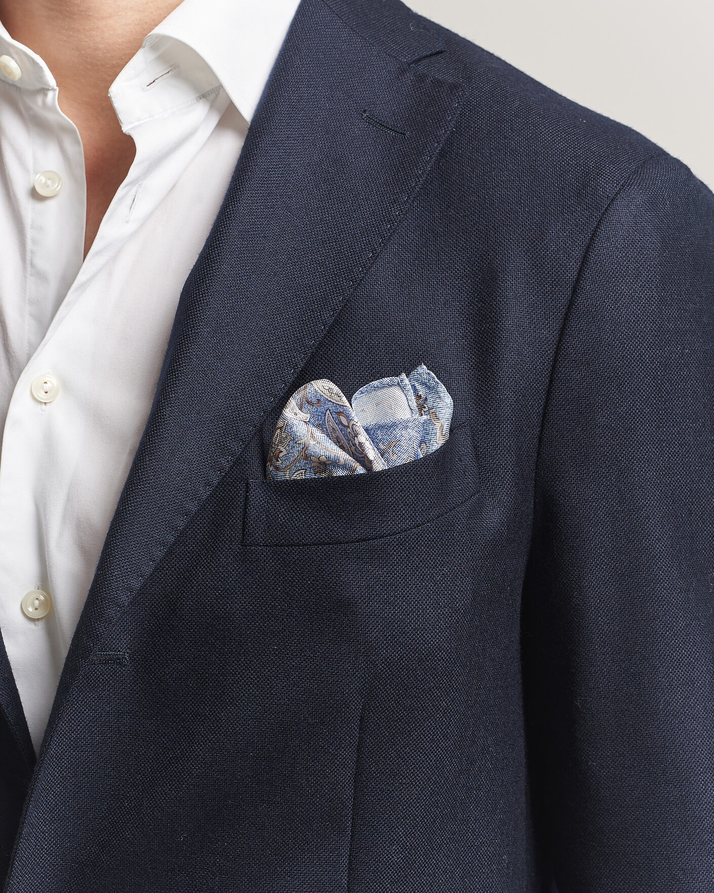 Uomini | Fazzoletti da taschino | Amanda Christensen | Silk Oxford Large Flower Pocket Square Blue