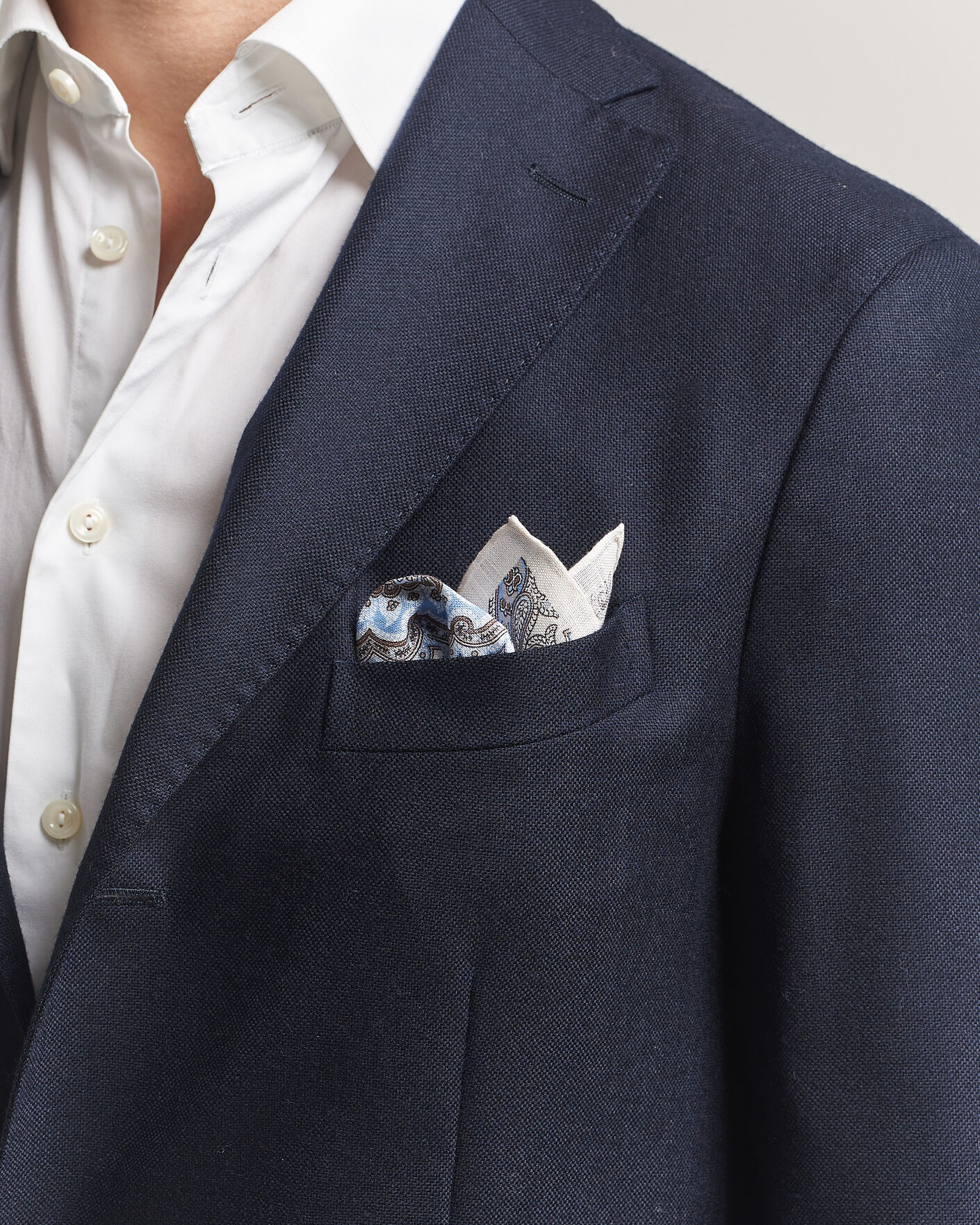 Uomini | Fazzoletti da taschino | Amanda Christensen | Linen Large Paisley Pocket Square Cream