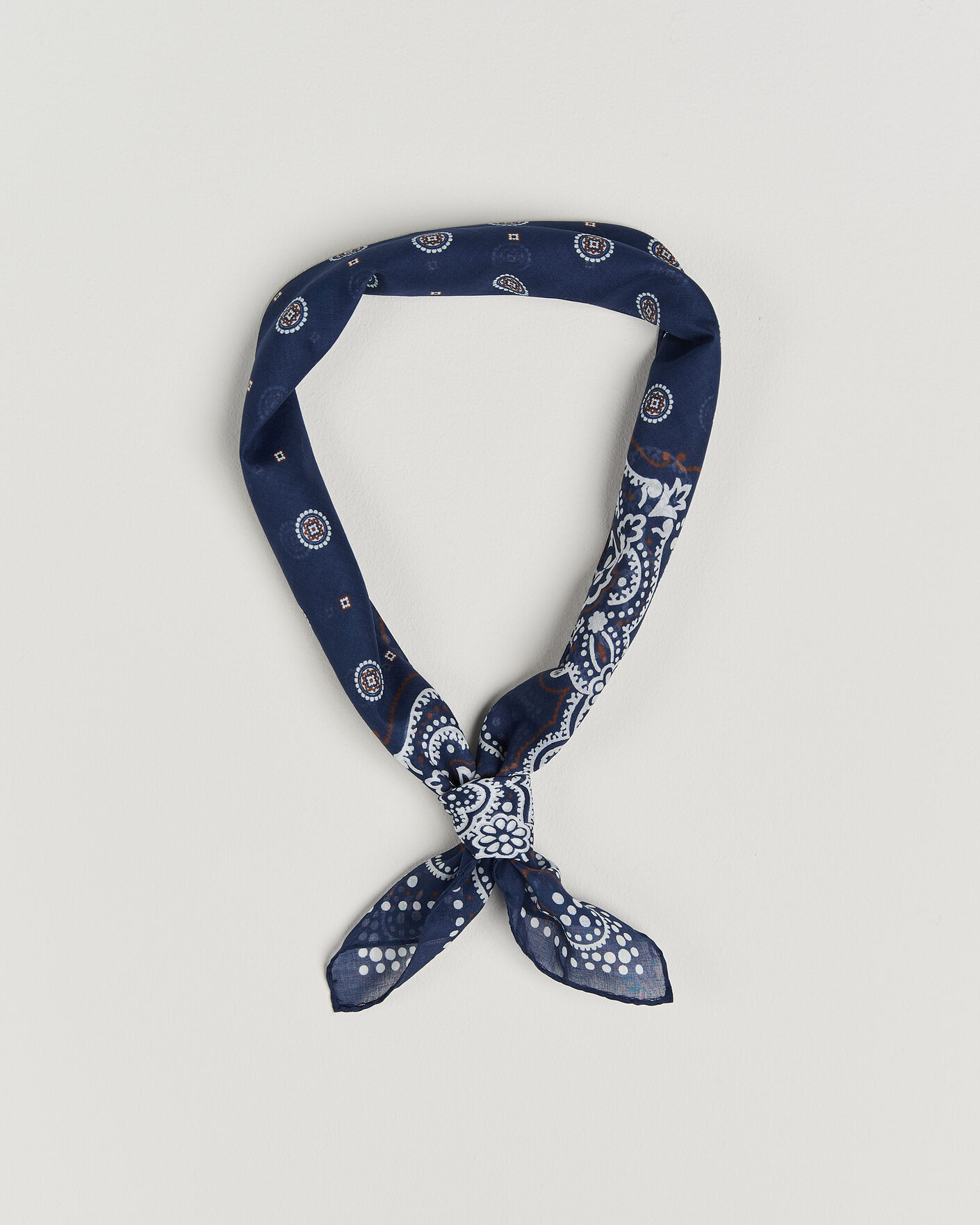 Uomini | Sciarpe | Amanda Christensen | Cotton Voilé Medallion Bandana Navy