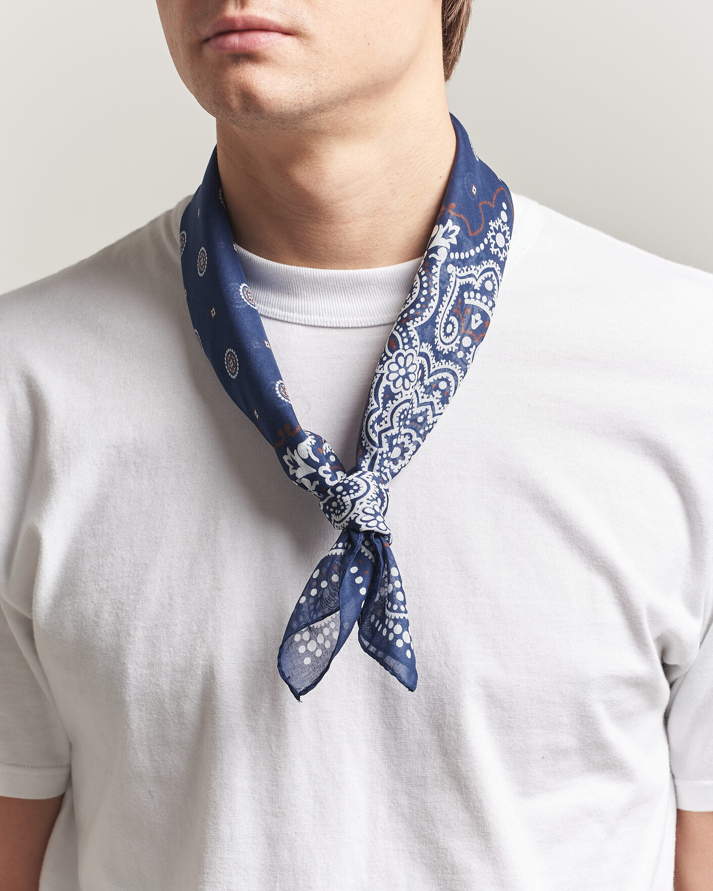 Uomini | Sciarpe | Amanda Christensen | Cotton Voilé Medallion Bandana Navy