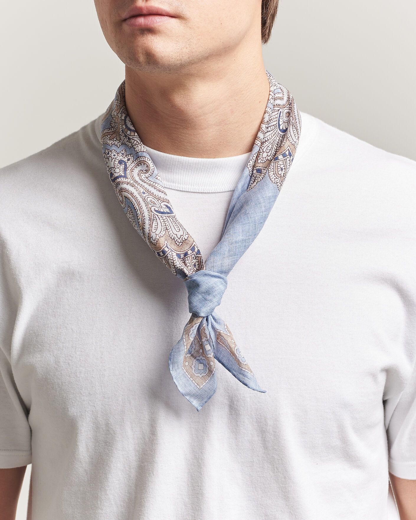 Uomini | Sciarpe | Amanda Christensen | Cotton Voilé Large Paisley Bandana Blue