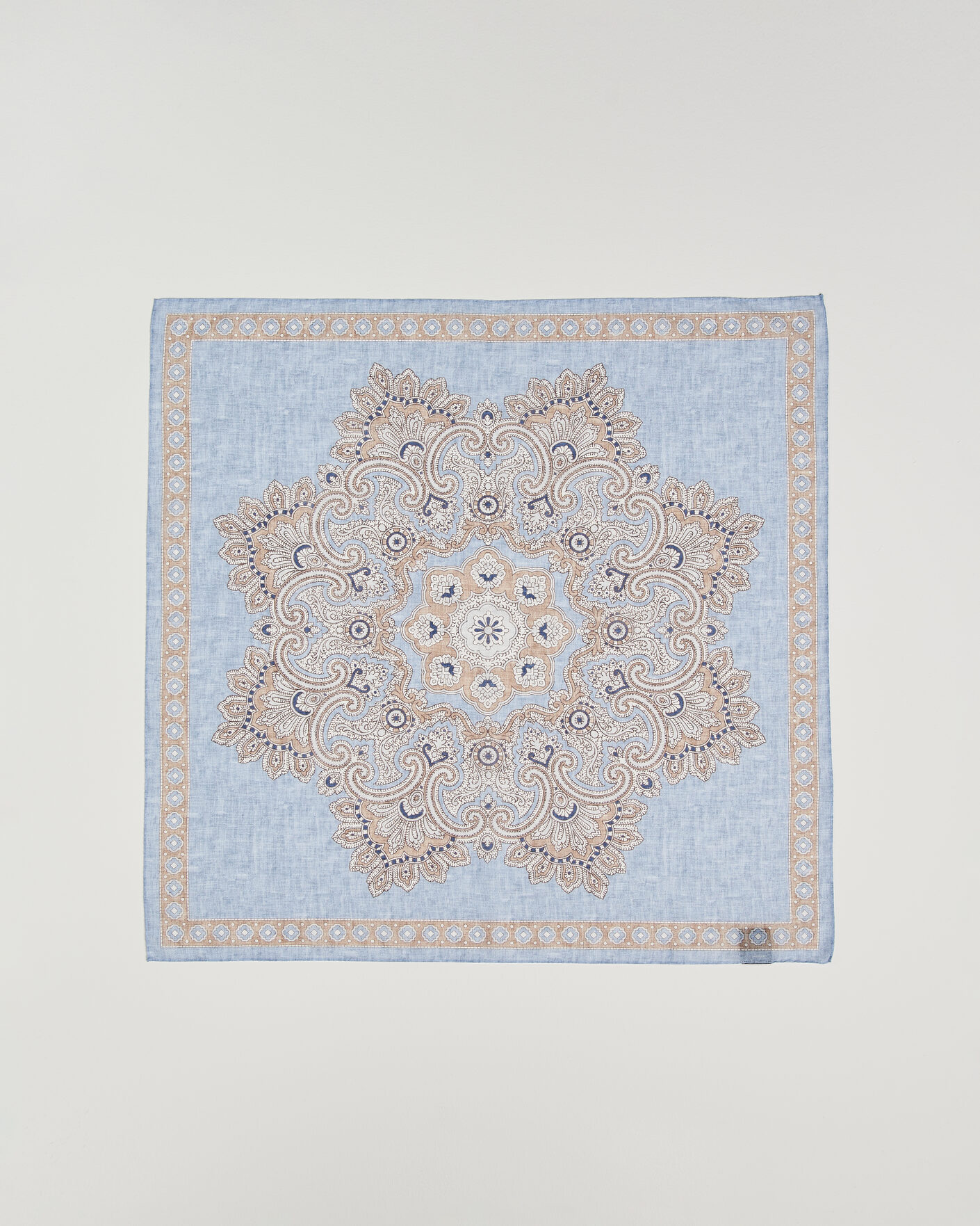 Uomini | Sciarpe | Amanda Christensen | Cotton Voilé Large Paisley Bandana Blue