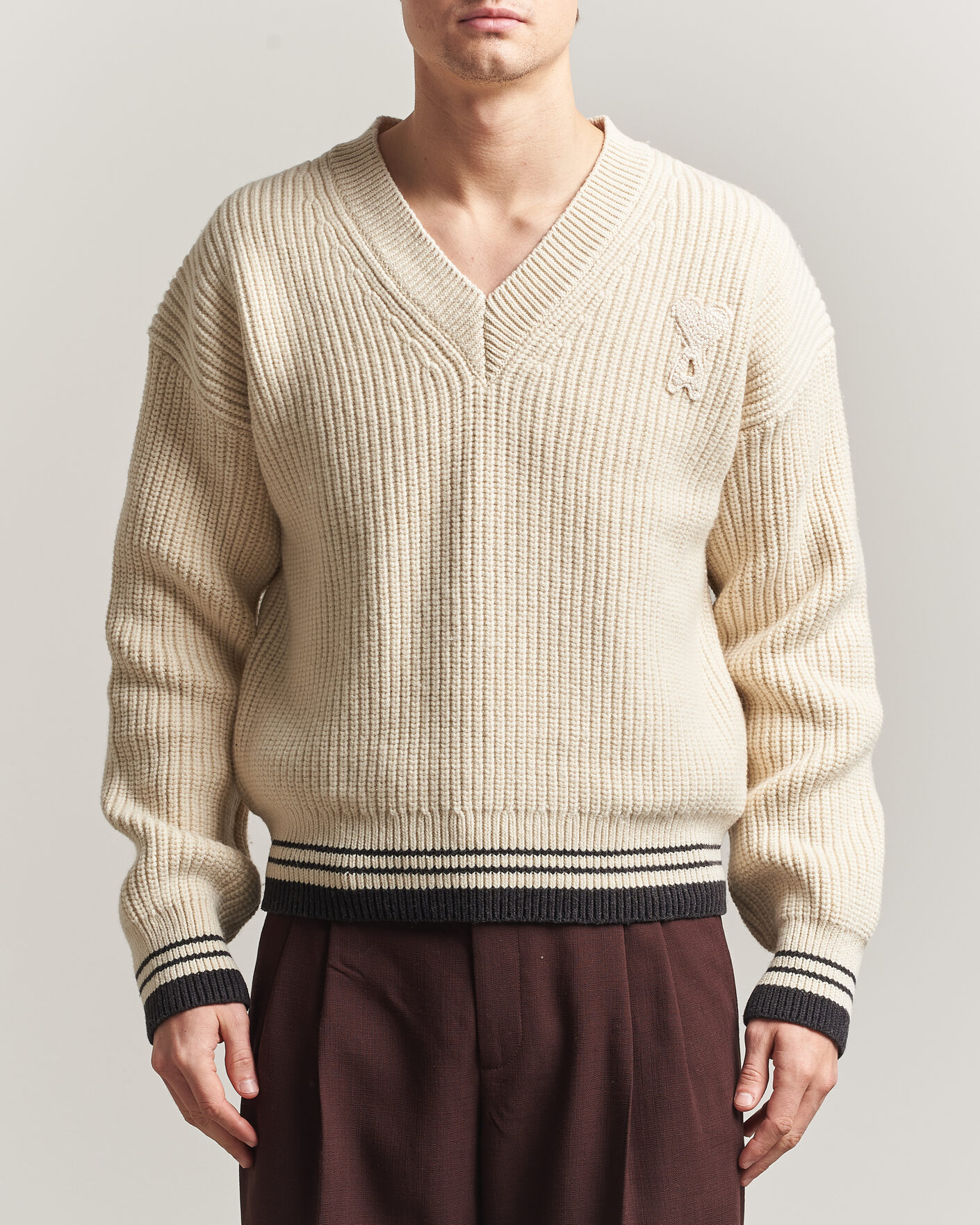 Uomini | Maglieria | AMI | Wool/Cotton Ribbed V-Neck Creme