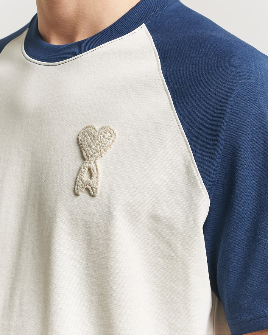 Uomini | T-shirt | AMI | Knitted Heart Logo T-Shirt Creme/Navy