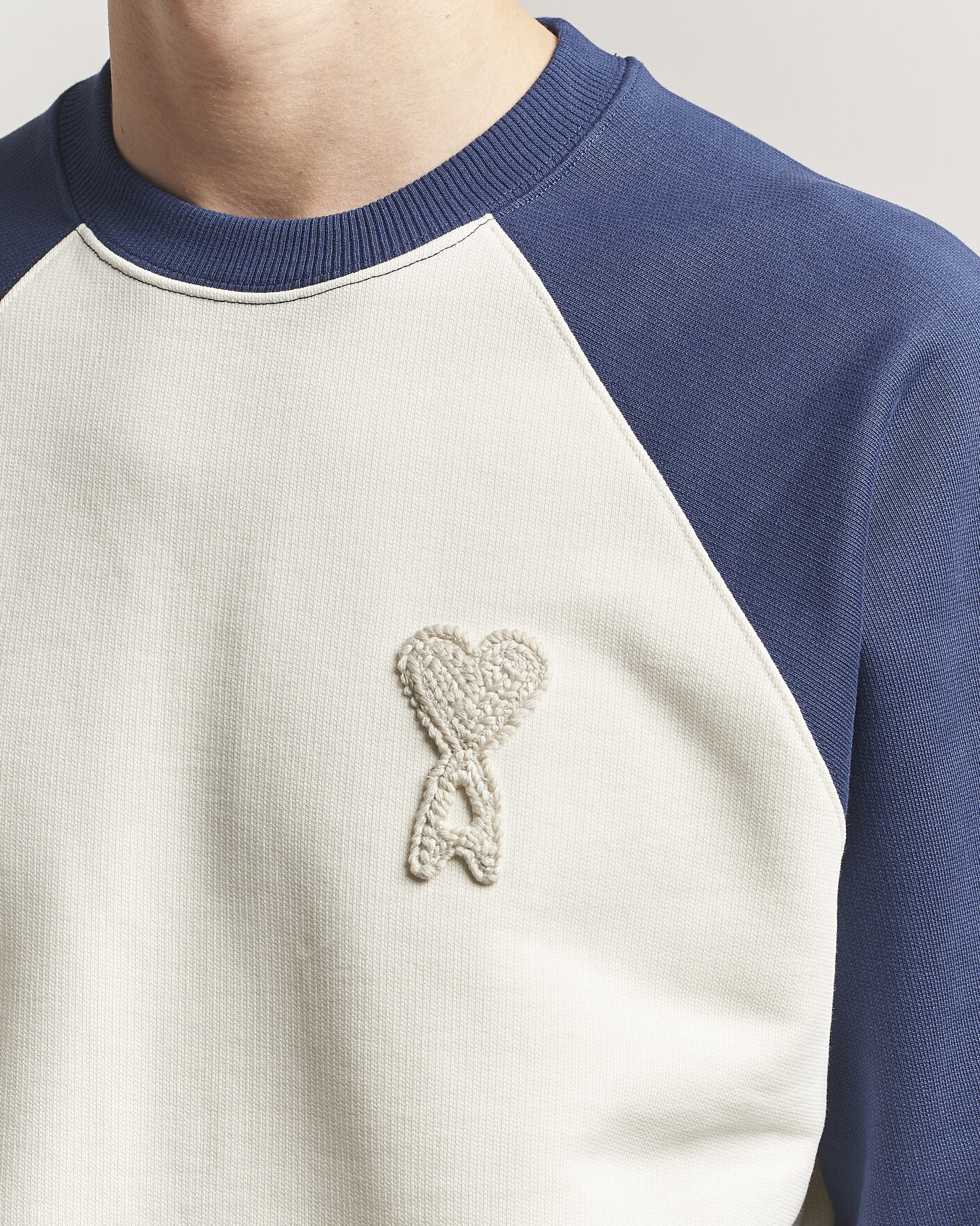 Uomini | Maglieria | AMI | Knitted Heart Logo Sweatshirt Creme/Navy