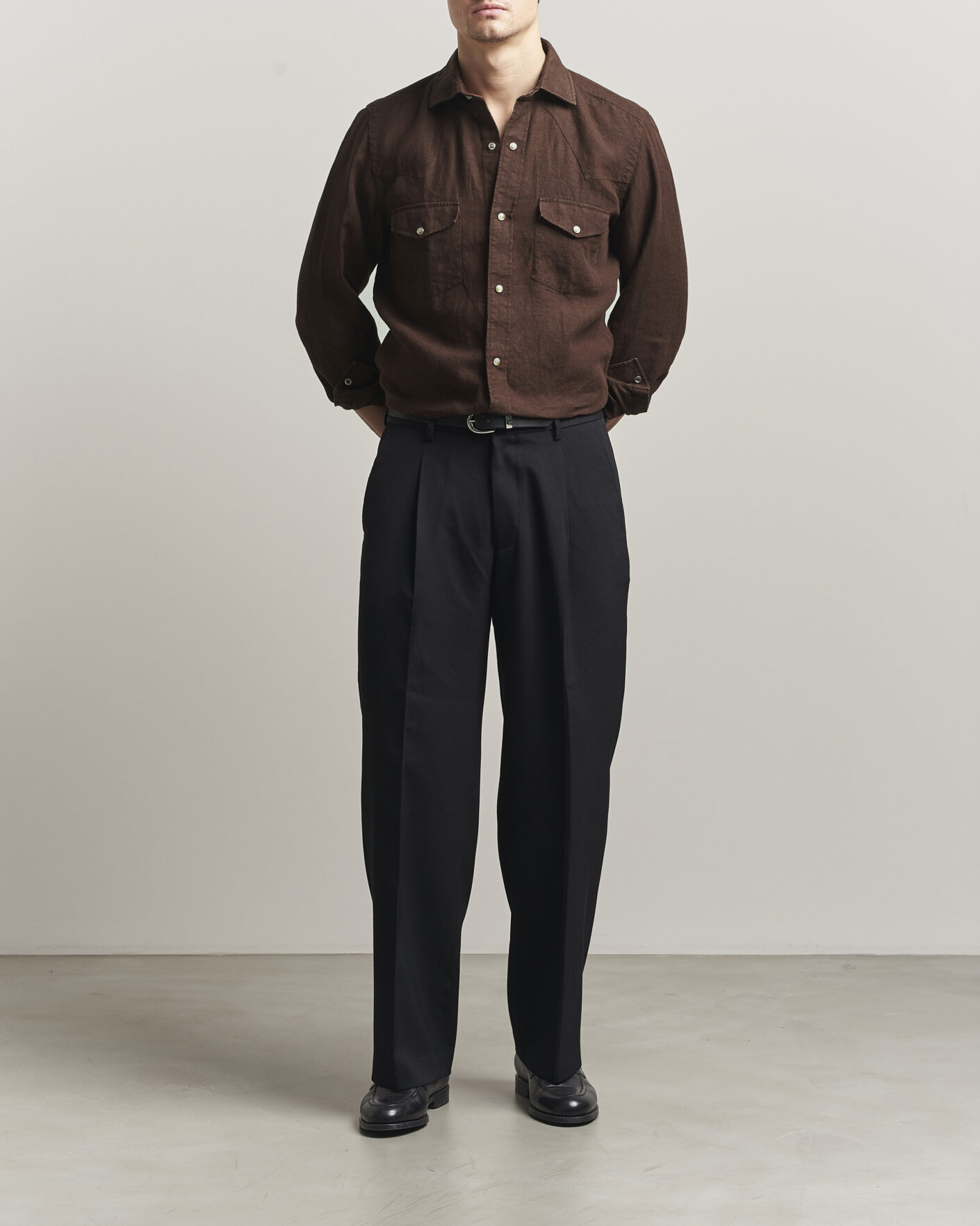 Uomini | Camicie | 100Hands | Two Pocket Western Linen Shirt Chocolate