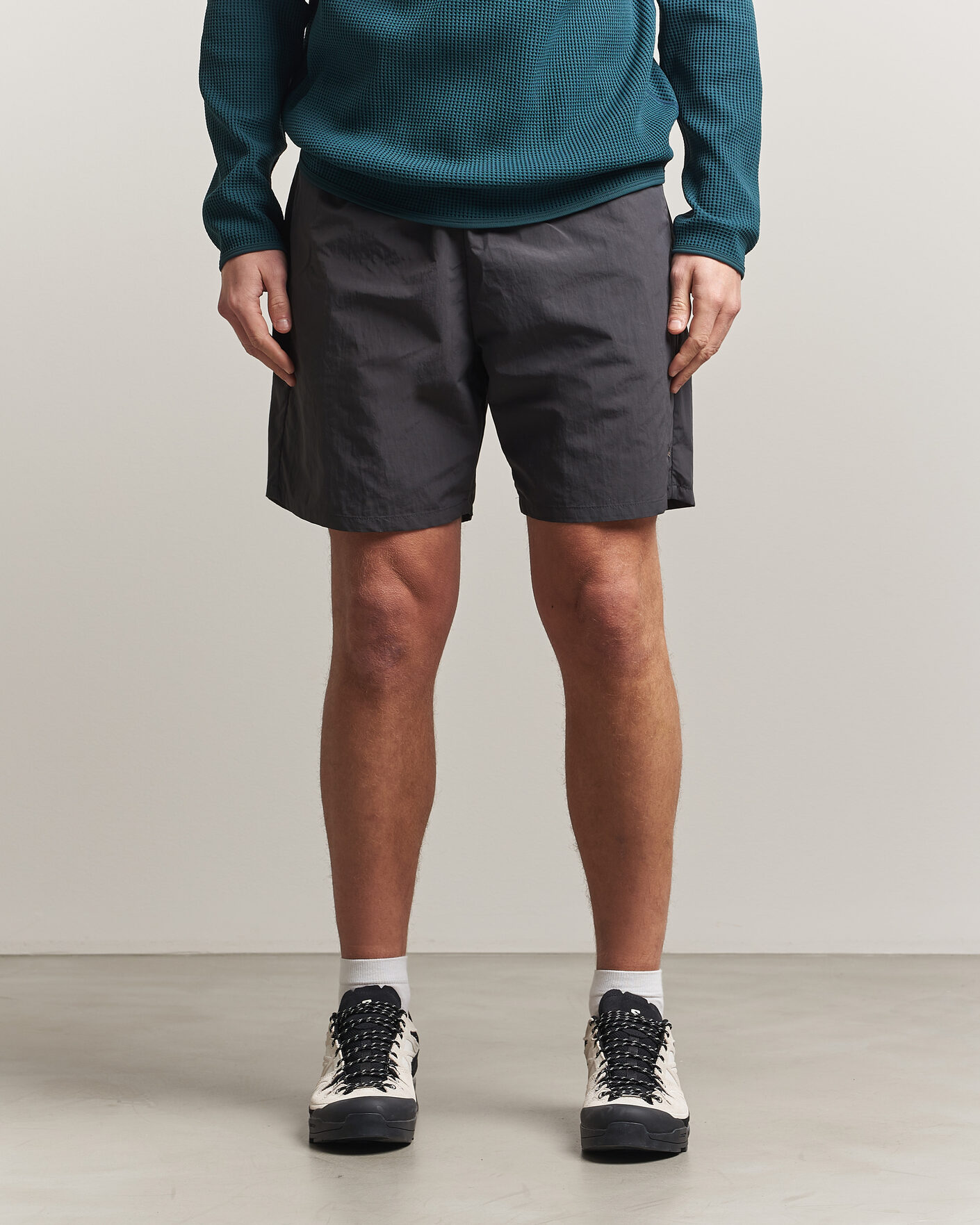 Uomini | Pantaloncini | Goldwin | Nylon Shorts Deep Charcoal