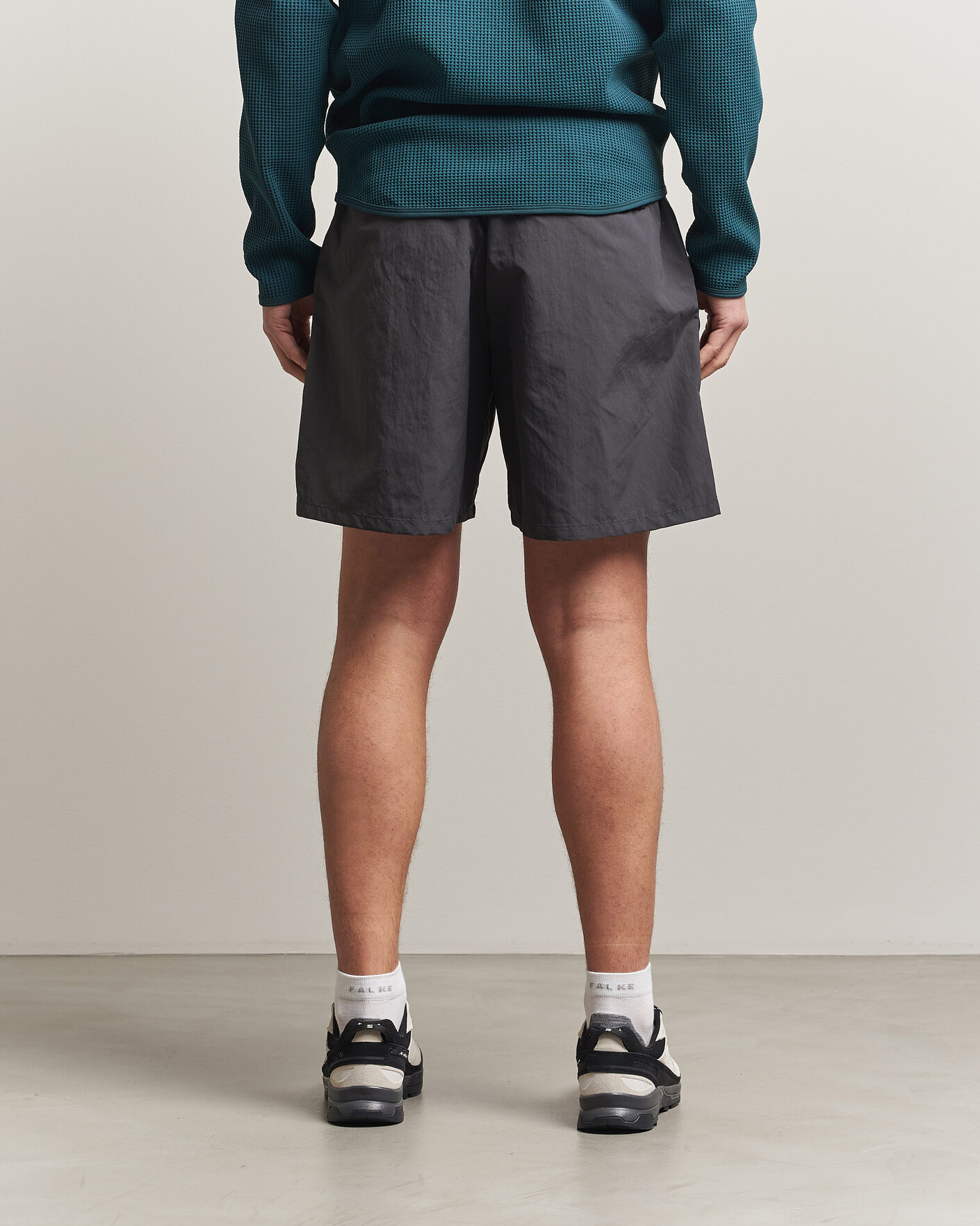 Uomini | Pantaloncini | Goldwin | Nylon Shorts Deep Charcoal