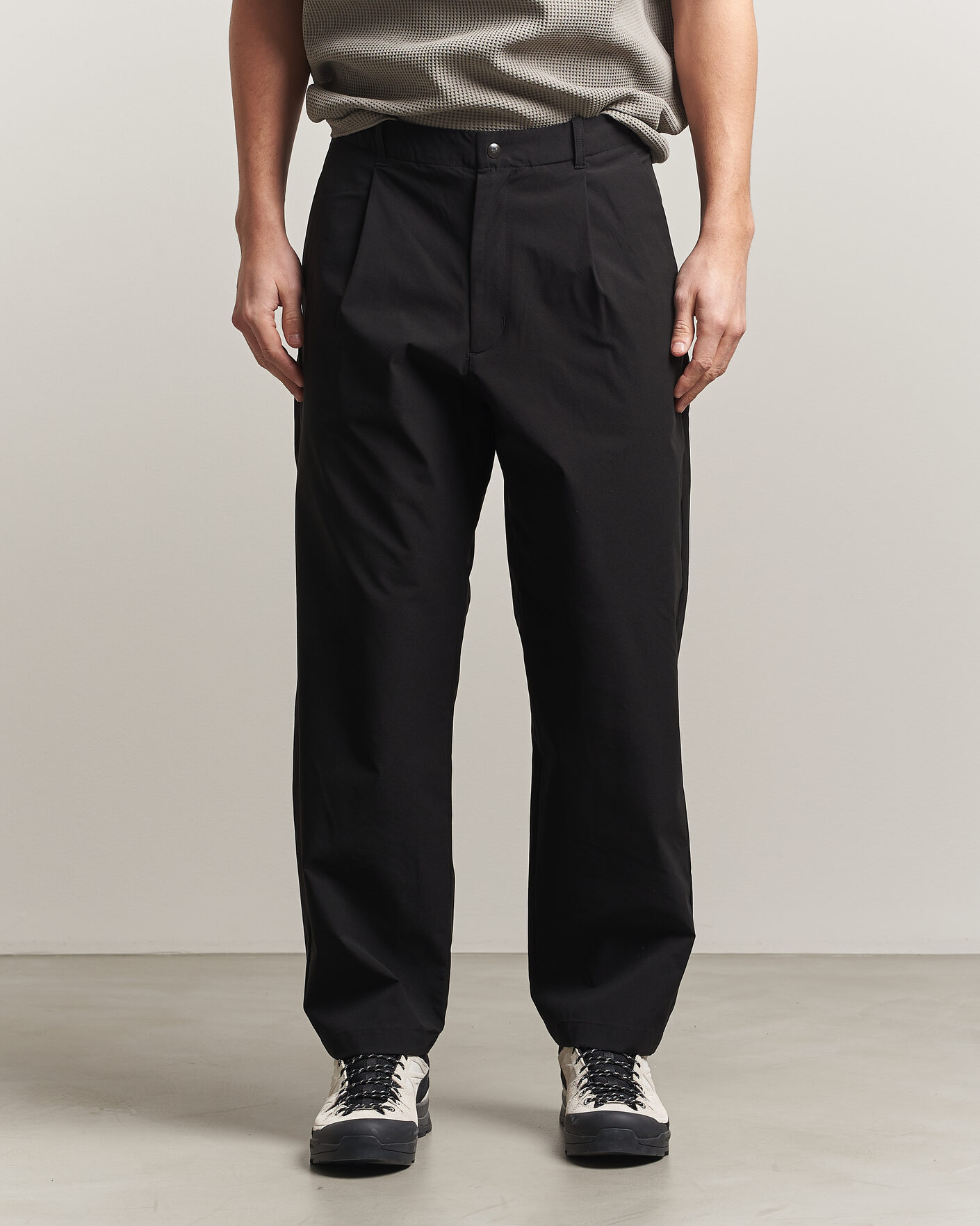 Uomini | Pantaloni | Goldwin | Tapered Light Pants Black