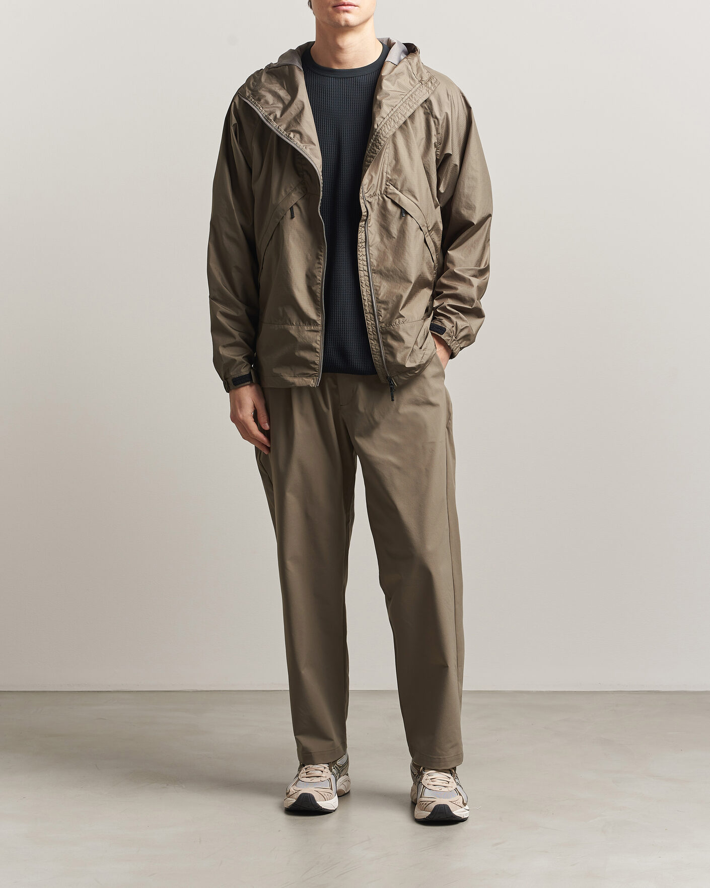Uomini | Pantaloni | Goldwin | Tapered Light Pants Sand