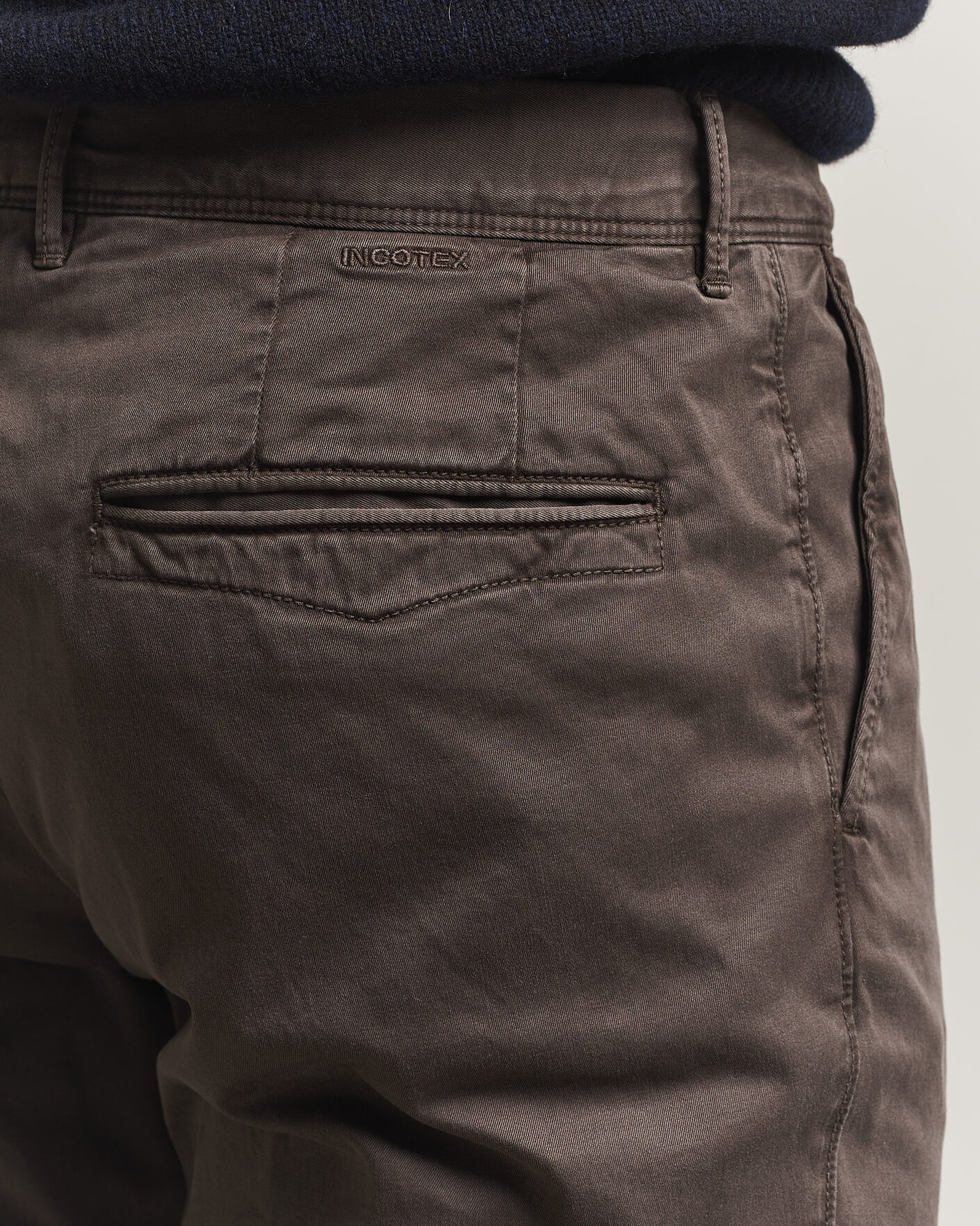 Uomini | Pantaloni | Incotex | Slim Fit Garment Dyed Slacks Dark Brown