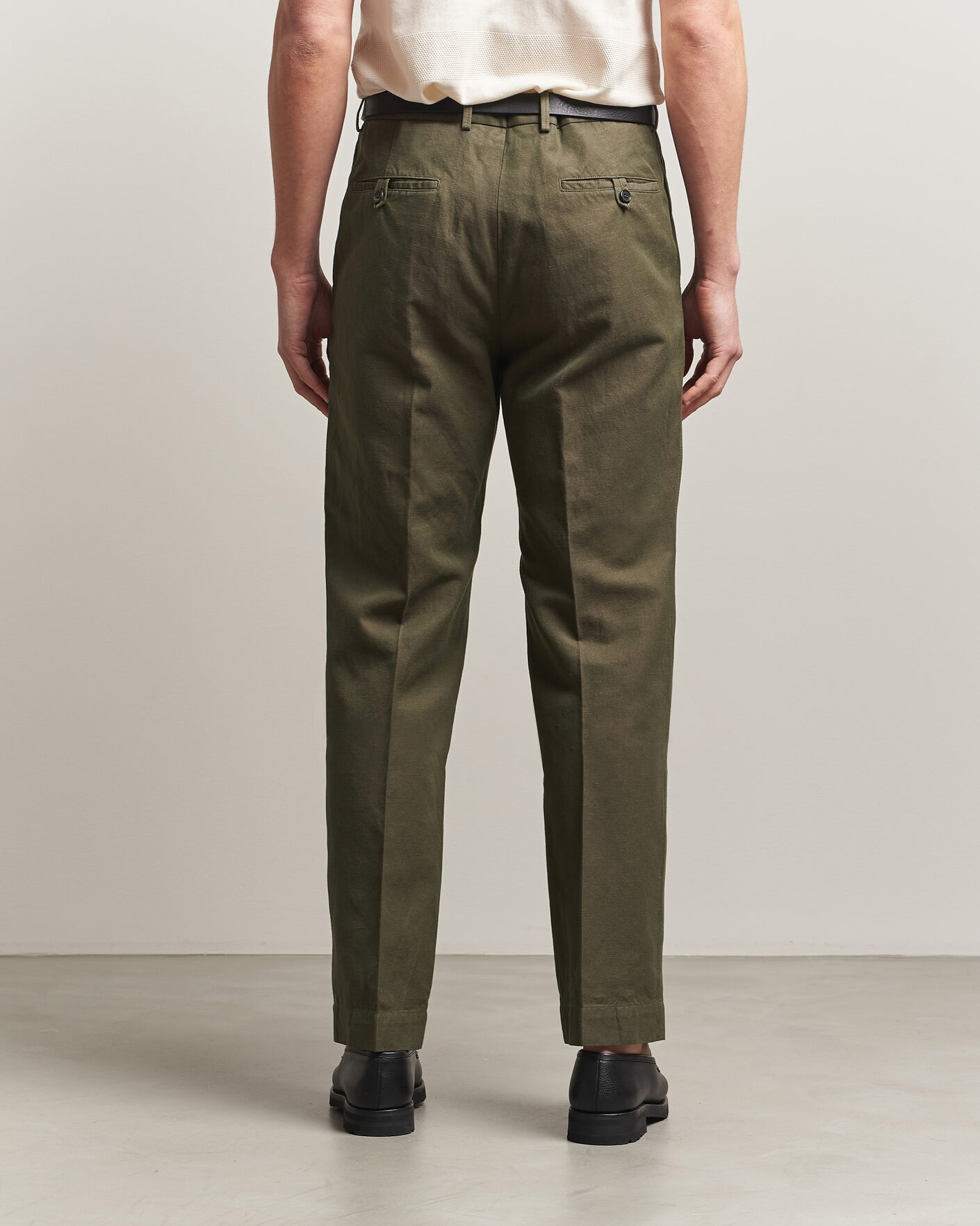 Uomini | Pantaloni | Incotex | Regular Fit Cotton/Linen Drill Trousers Military