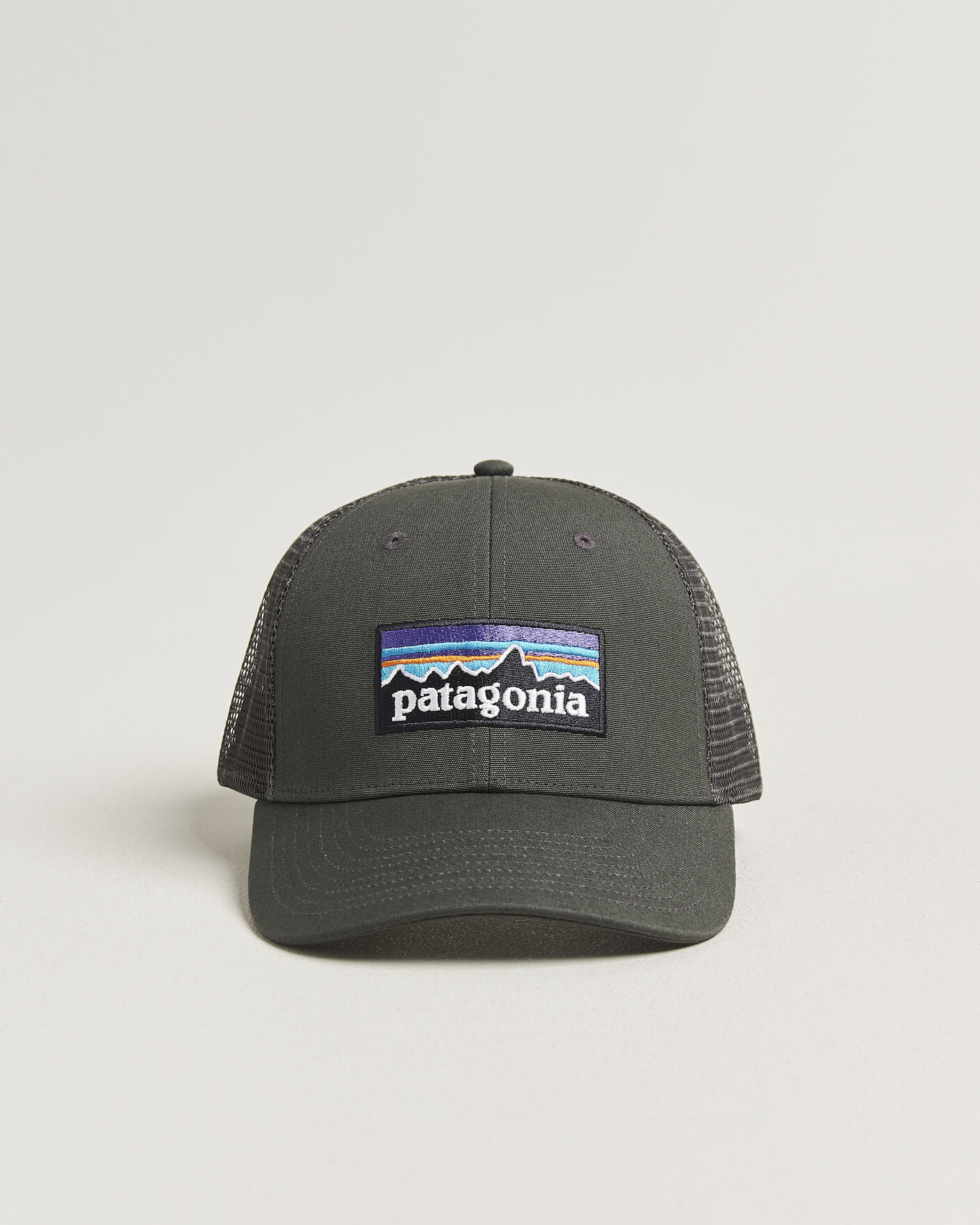Uomini | Cappelli & Berretti | Patagonia | P-6 Logo LoPro Trucker Hat Forge Grey