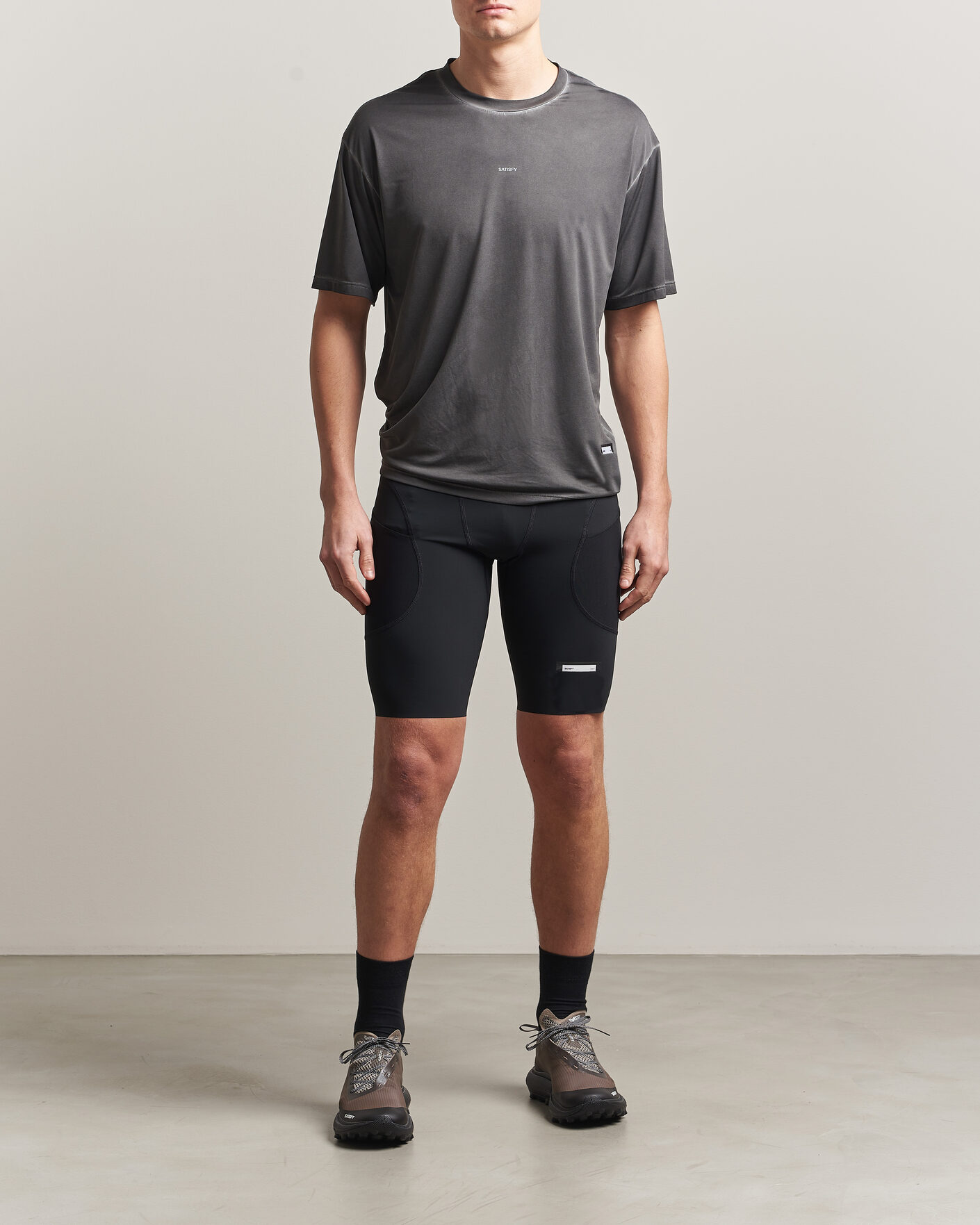 Uomini | T-shirt | Satisfy | AuraLite T-Shirt Pigment Black