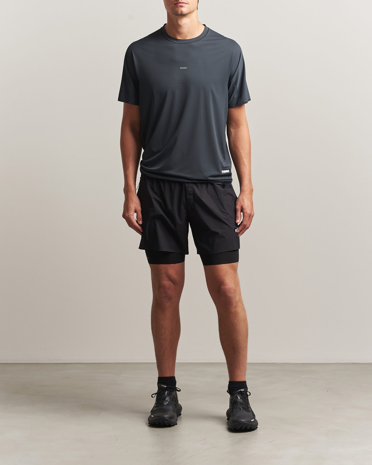 Uomini | T-shirt | Satisfy | AuraLite UV T-Shirt Black