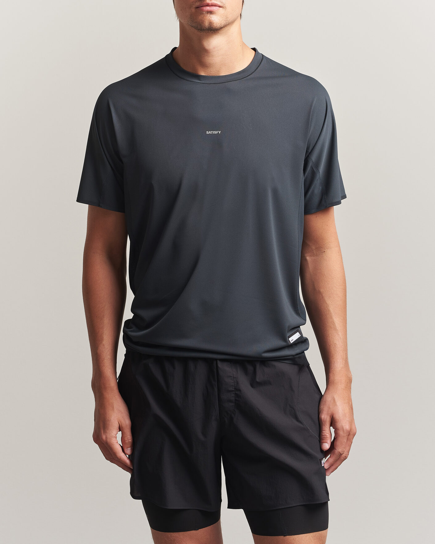 Uomini | T-shirt | Satisfy | AuraLite UV T-Shirt Black