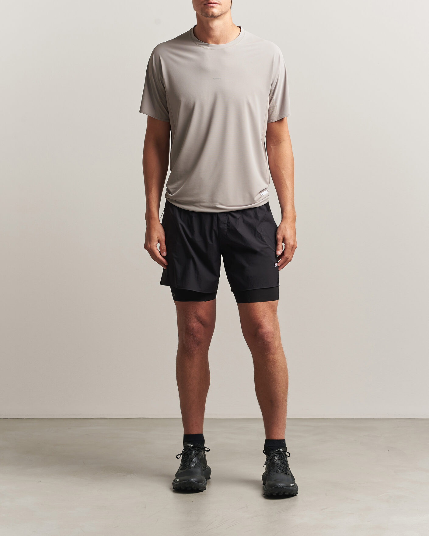 Uomini | T-shirt | Satisfy | AuraLite UV T-Shirt Moon Rock