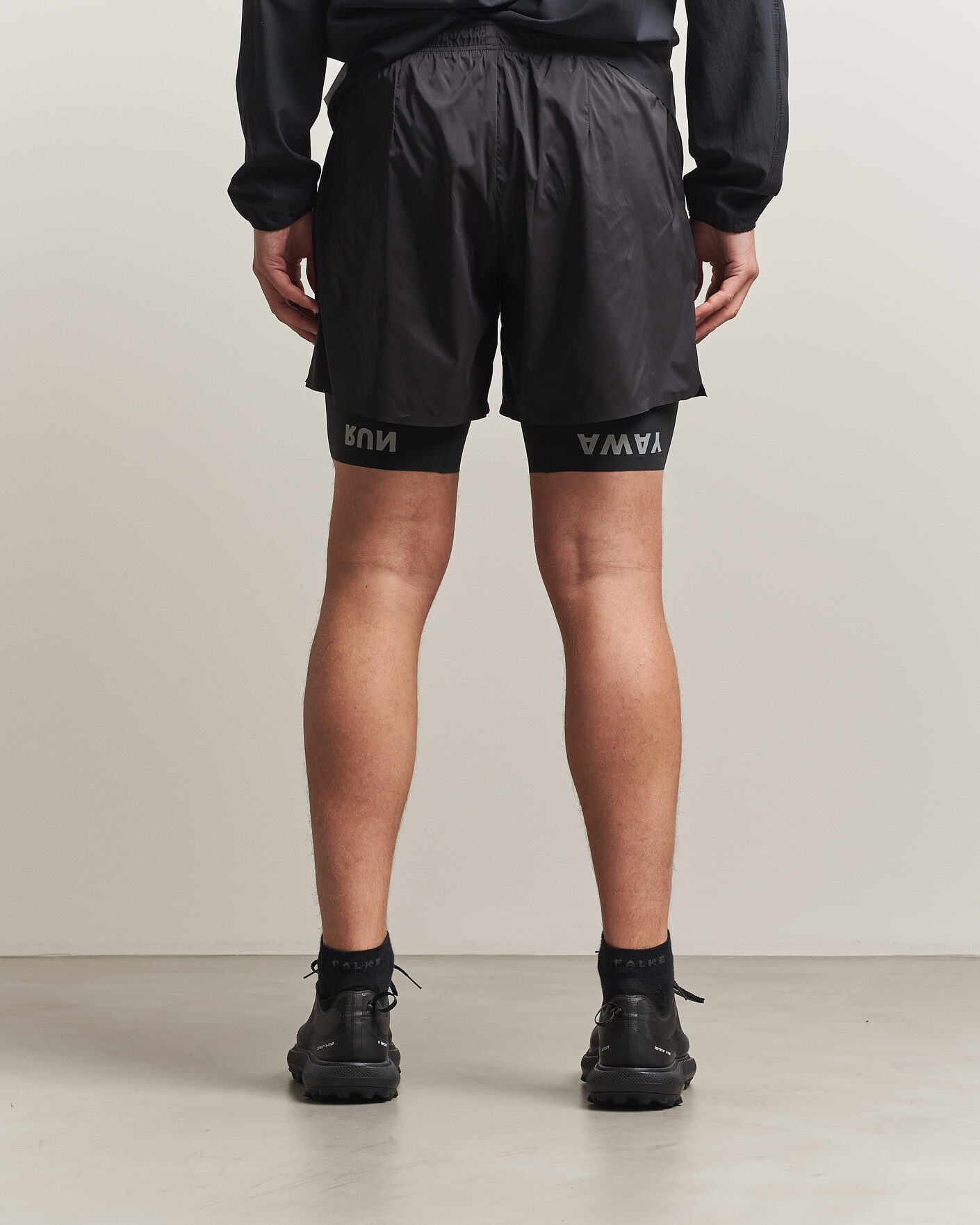Uomini | Pantaloncini | Satisfy | TechSilk 8 Inch Shorts Black