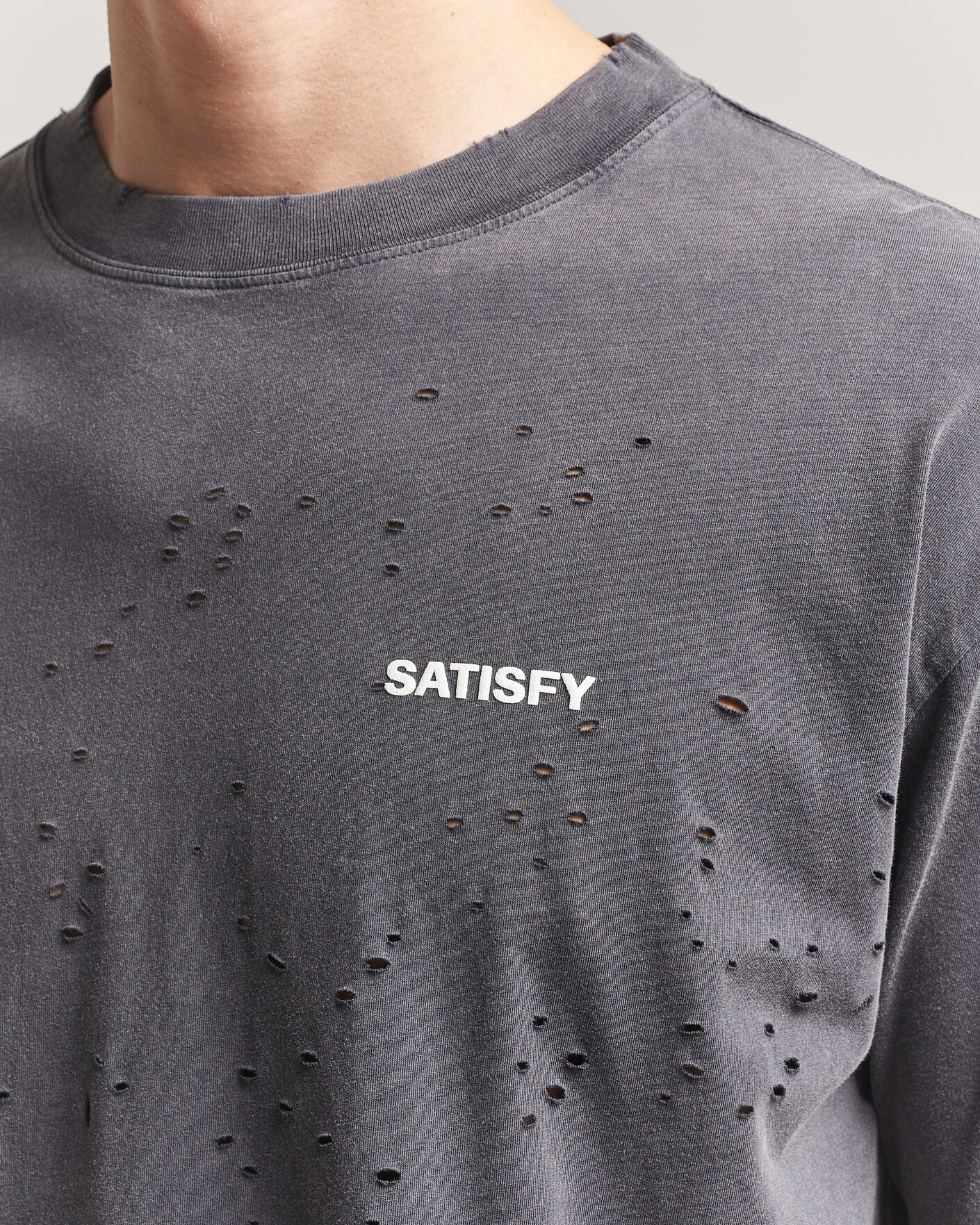 Uomini | T-shirt | Satisfy | MothTech Small Logo T-Shirt Aged Black