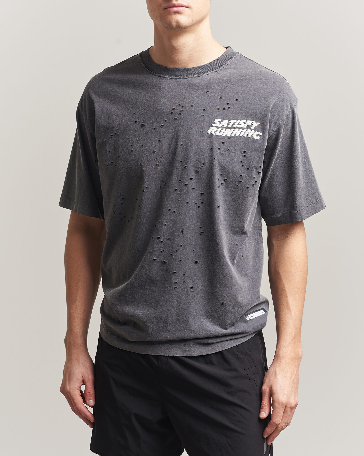 Uomini | T-shirt | Satisfy | MothTech Small Logo T-Shirt Aged Black
