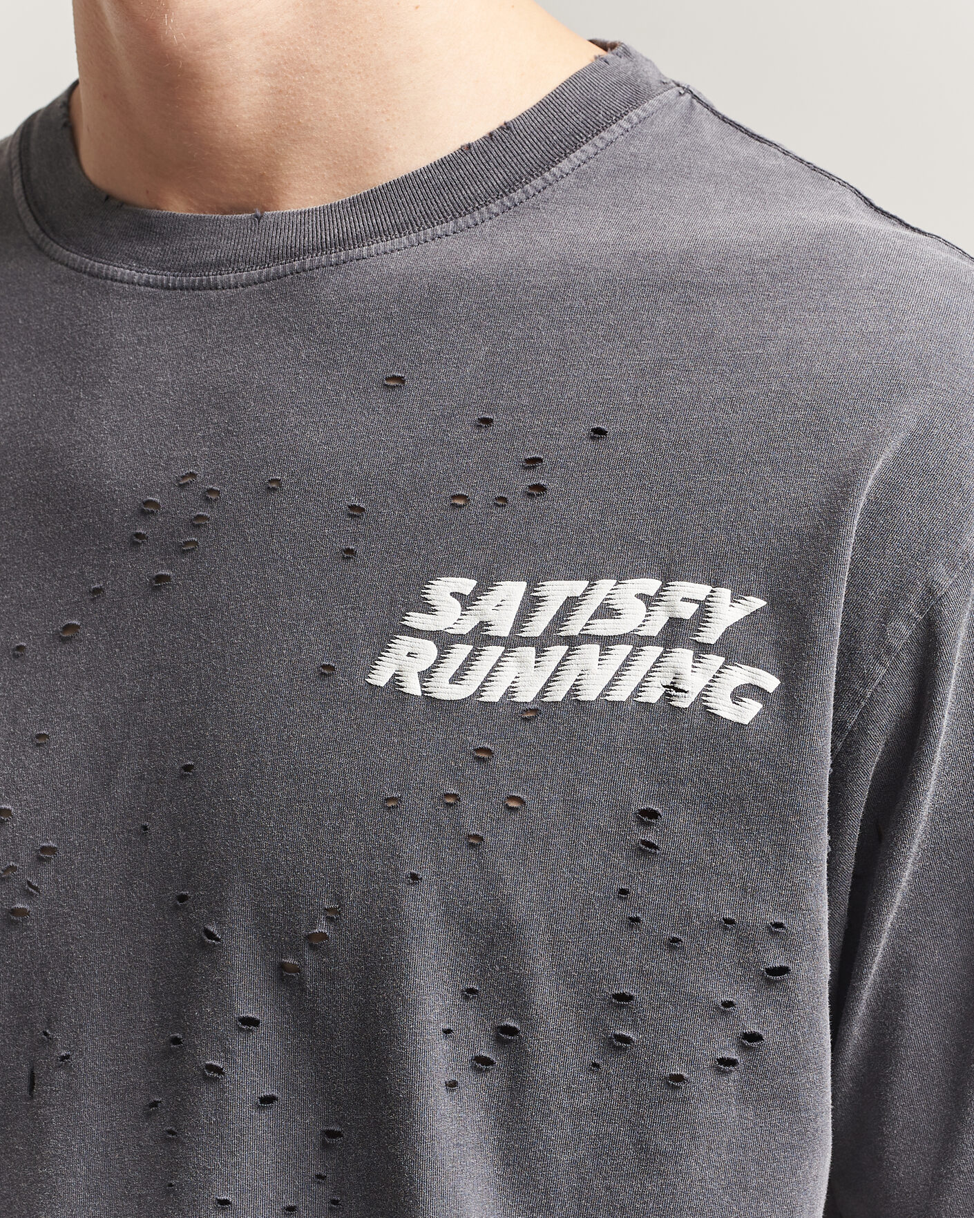 Uomini | T-shirt | Satisfy | MothTech Small Logo T-Shirt Aged Black