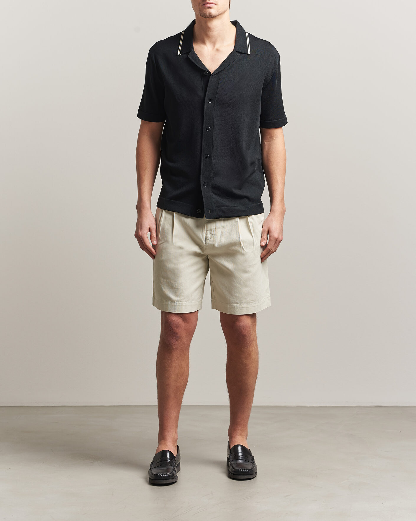 Uomini | Pantaloncini | GANT | Relaxed Light Canvas Pleated Shorts Sand