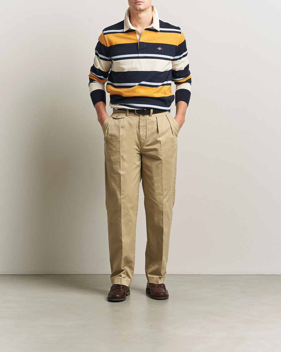 Uomini | Pantaloni | GANT | Regular Pleated Twill Chinos Woody Beige