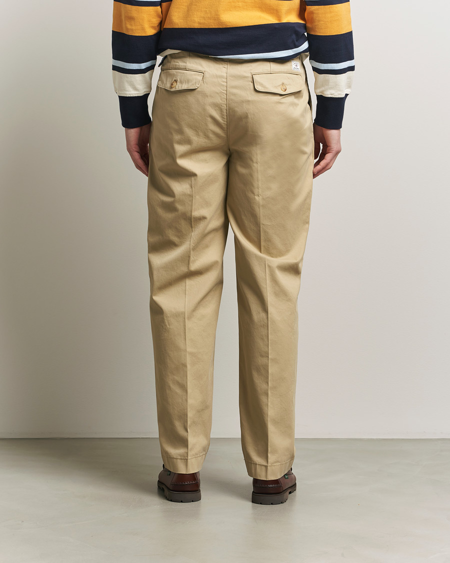 Uomini | Pantaloni | GANT | Regular Pleated Twill Chinos Woody Beige