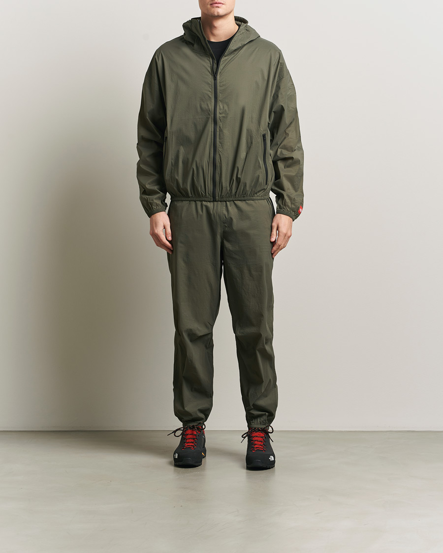 Uomini | Pantaloni | The North Face | Red Box Packable Wind Pants New Taupe Green