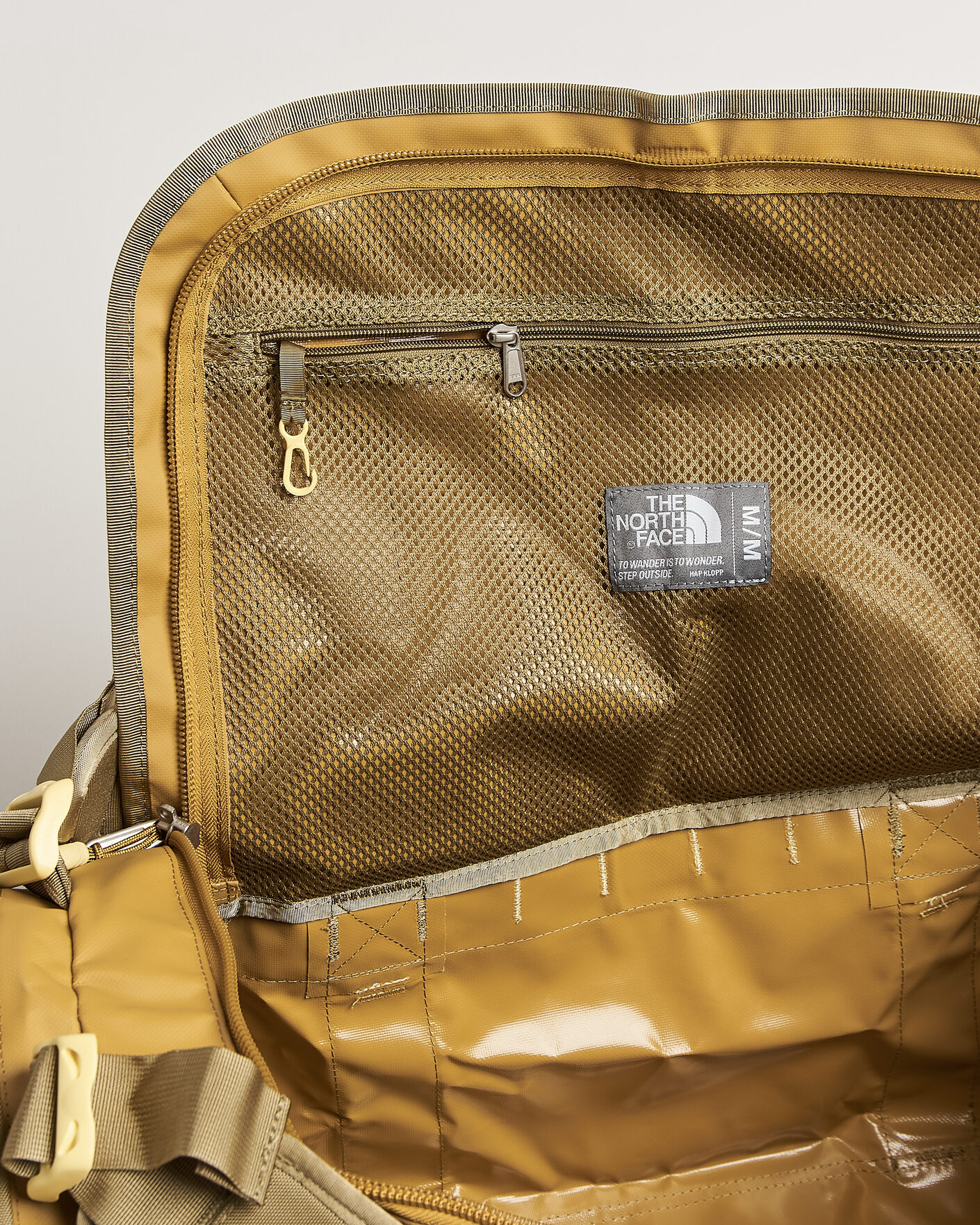 Uomini | Borse | The North Face | Base Camp Duffel M Golden Tan