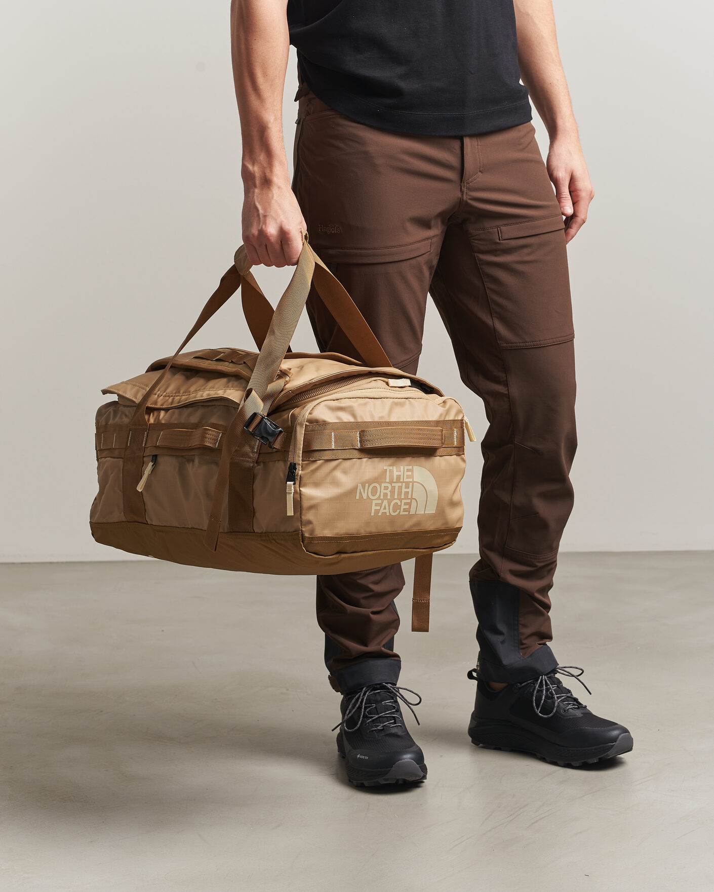 Uomini | Borse | The North Face | Base Camp Voyager Duffel 42 Khaki Stone