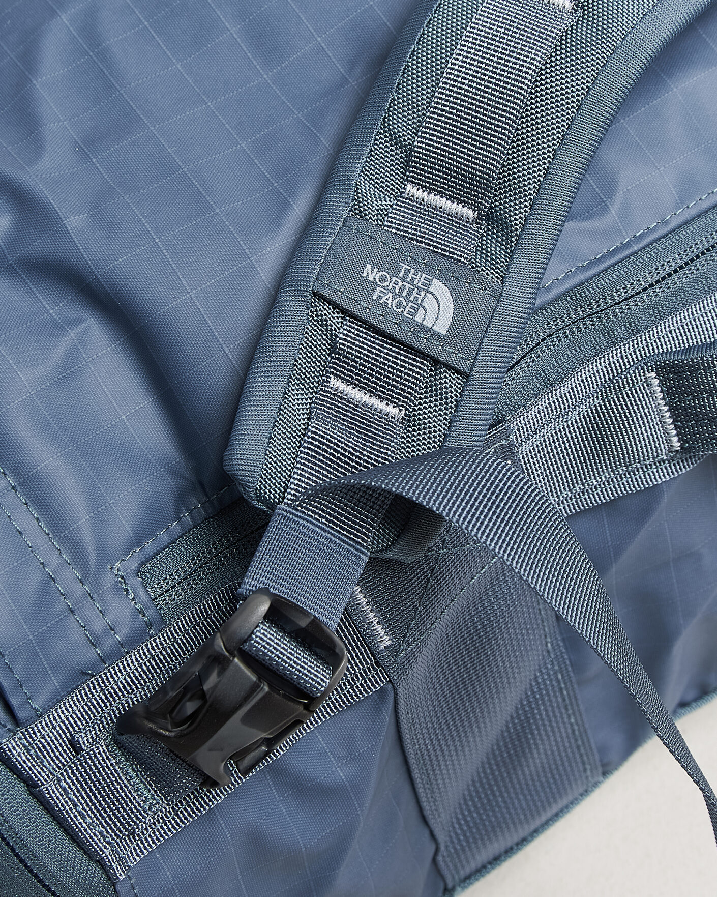 Uomini | Borse | The North Face | Base Camp Voyager Duffel 32 Granite Grey