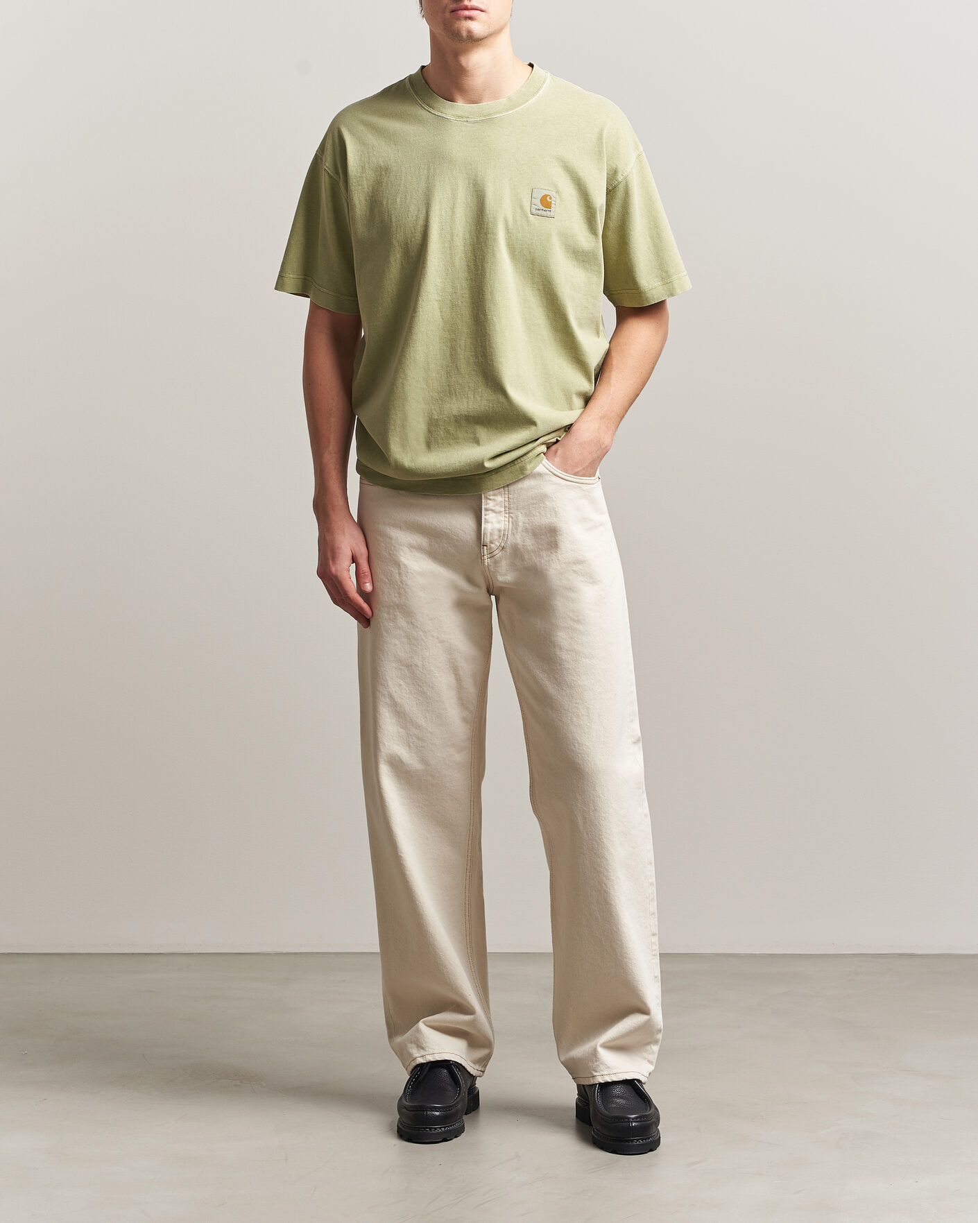 Uomini | T-shirt | Carhartt WIP | Nelson Cotton T-Shirt Gentle Green