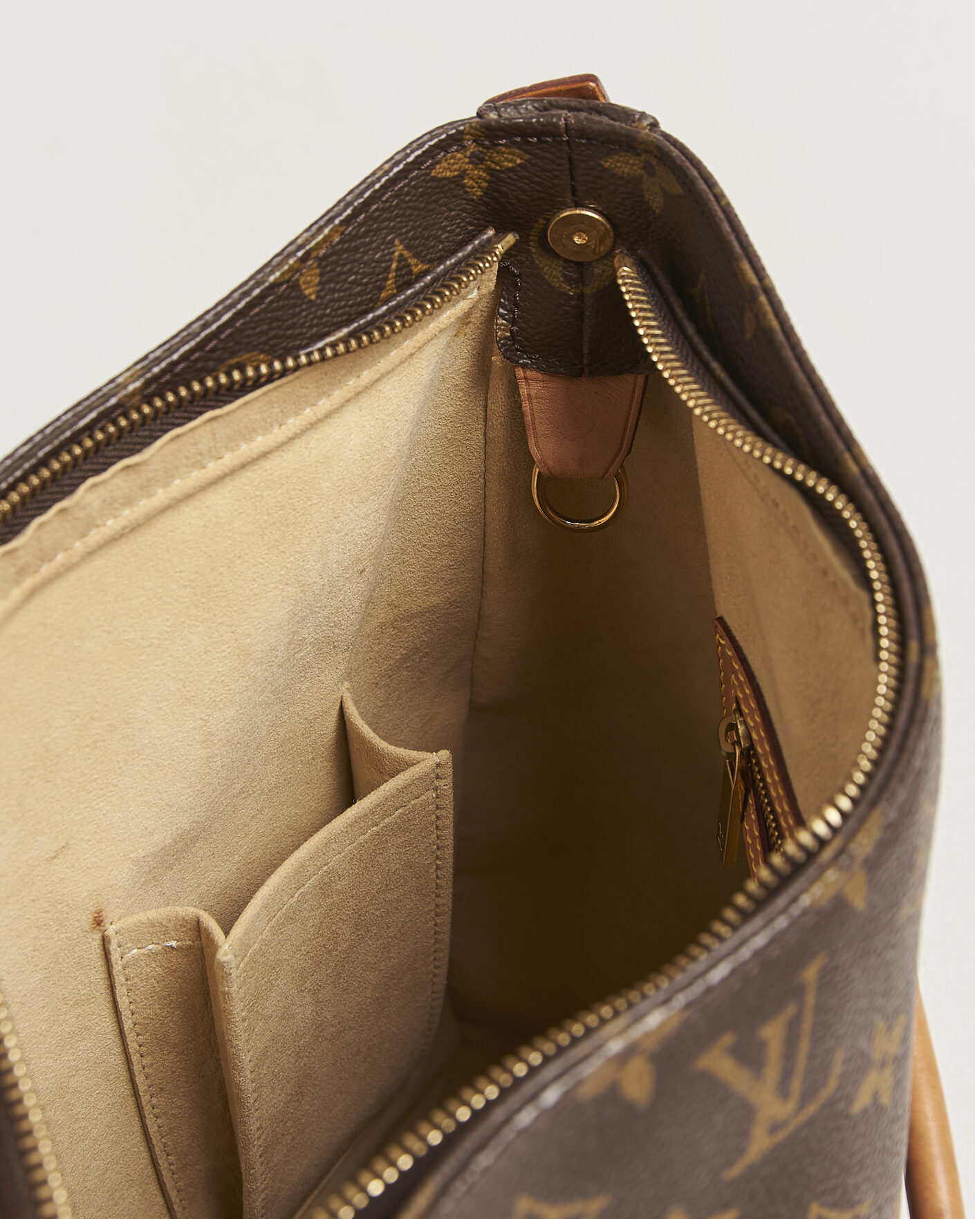 Uomini | Pre-Owned & Vintage Bags | Louis Vuitton Pre-Owned | Looping Handbag GM Monogram