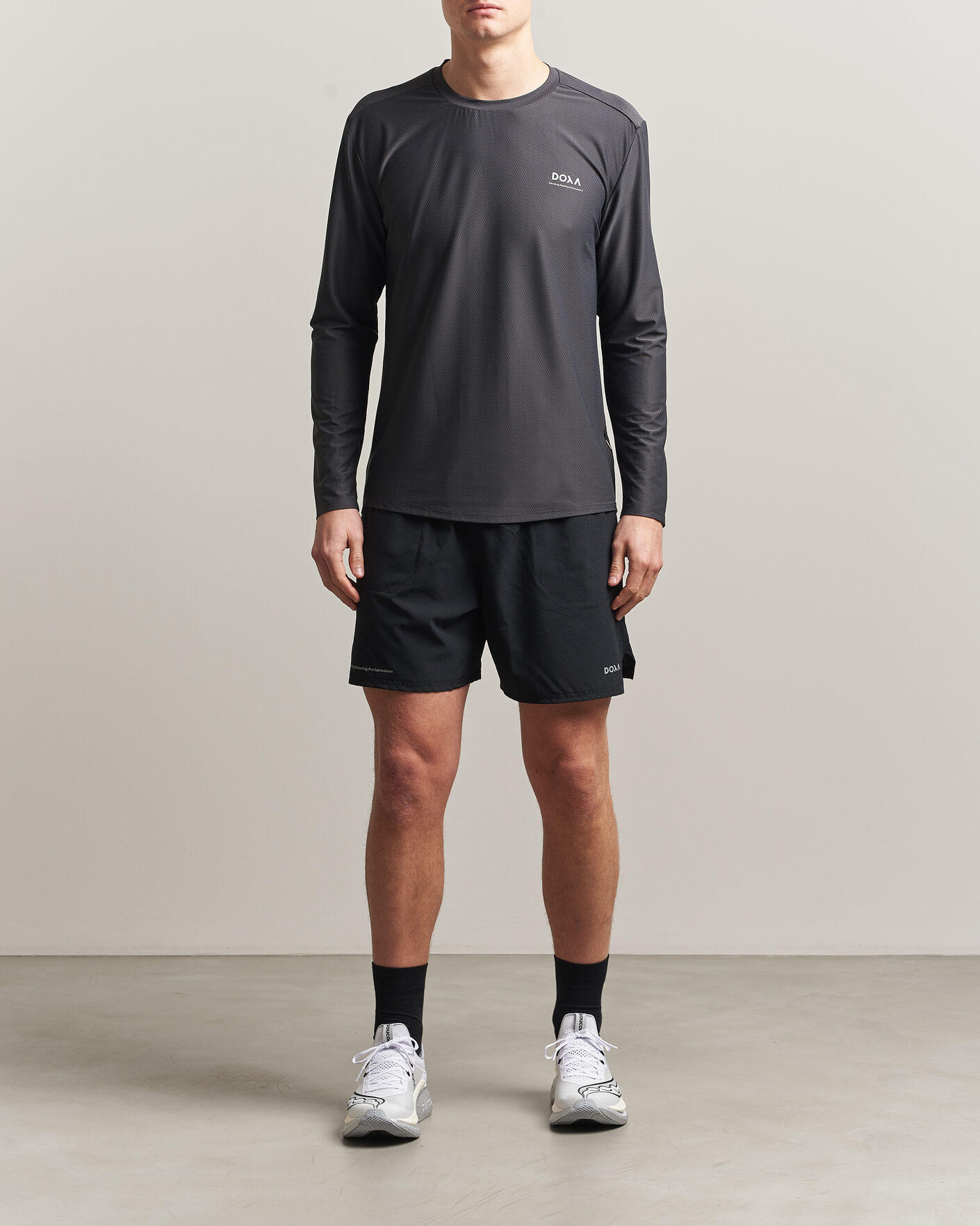 Uomini | T-shirt | DOXA | Rerun Long Sleeve T-Shirt Raven