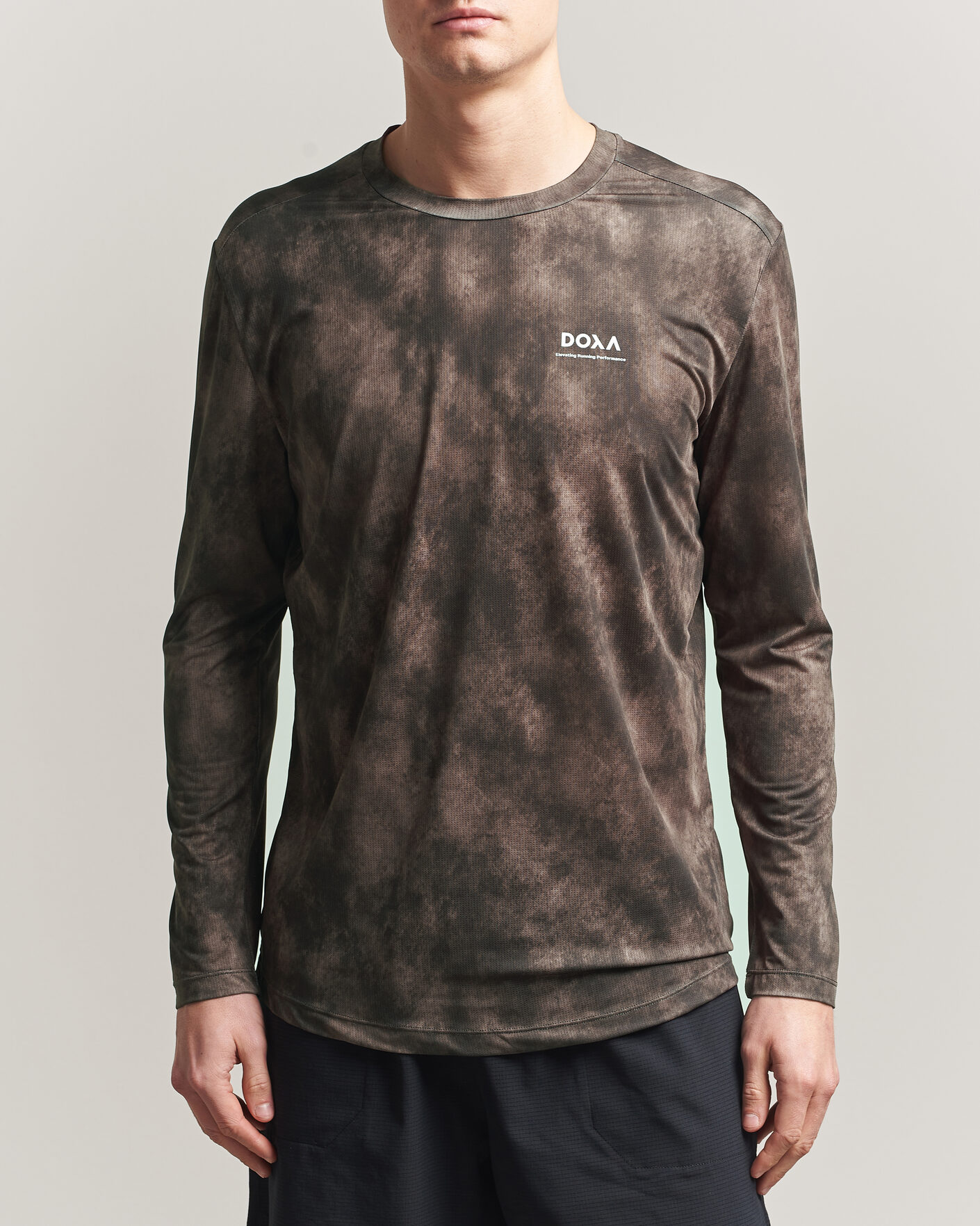 Uomini | T-shirt | DOXA | Rerun Long Sleeve T-Shirt Taupe
