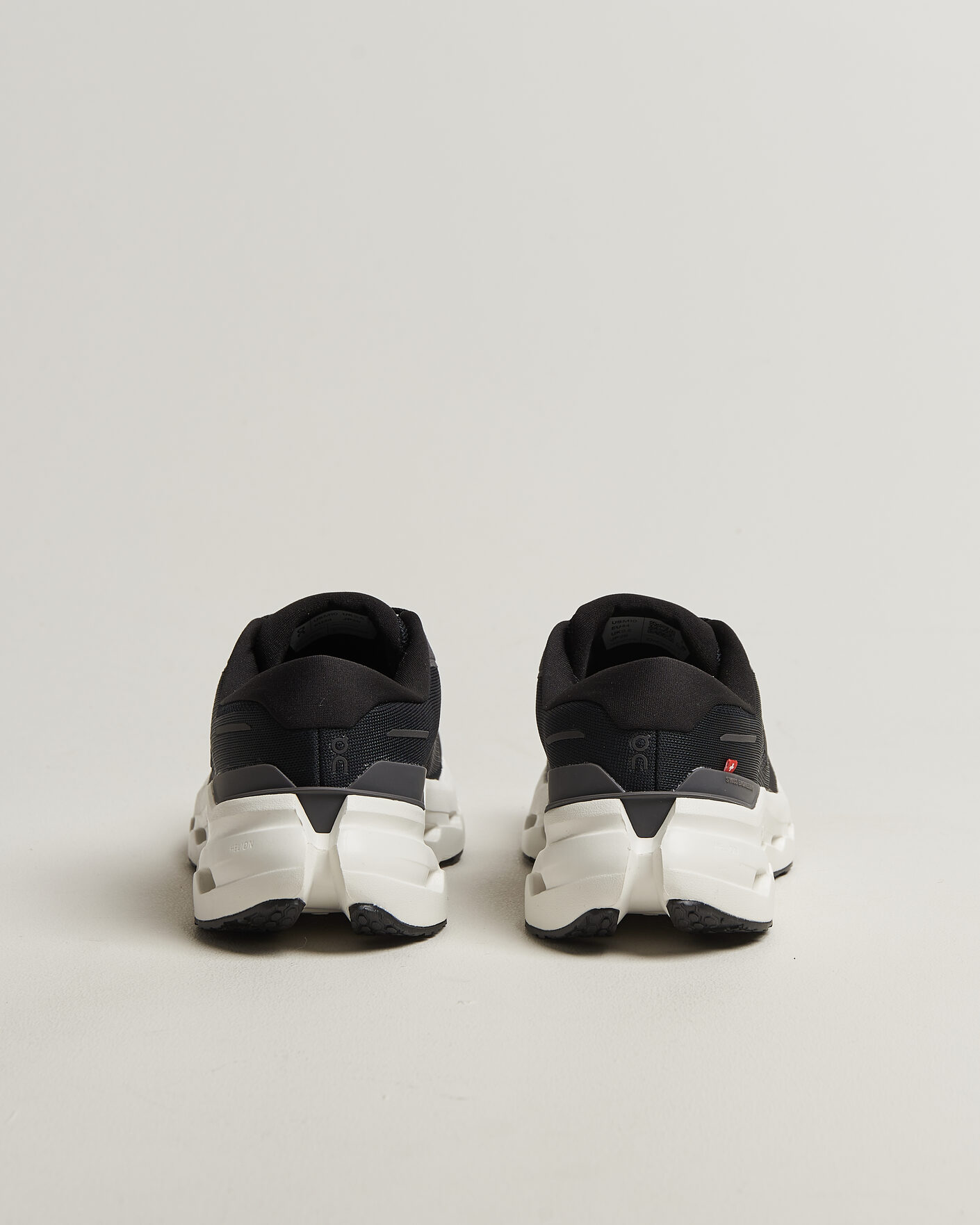 Uomini | Scarpe da corsa | On | Cloudrunner 3 Black/Ivory